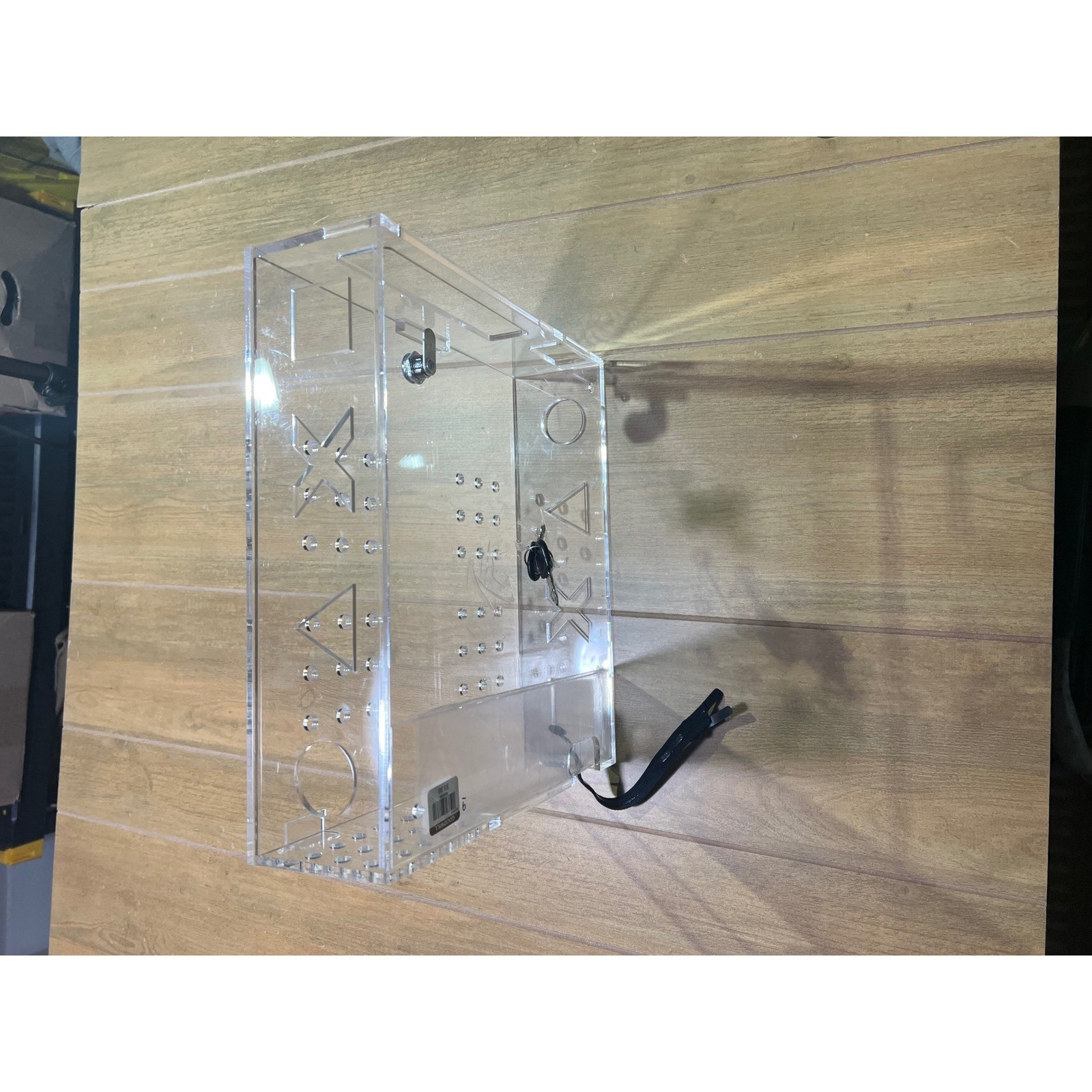 PlayStation 4 PS4 Acrylic Security Display Case with Lock and Keys Clear