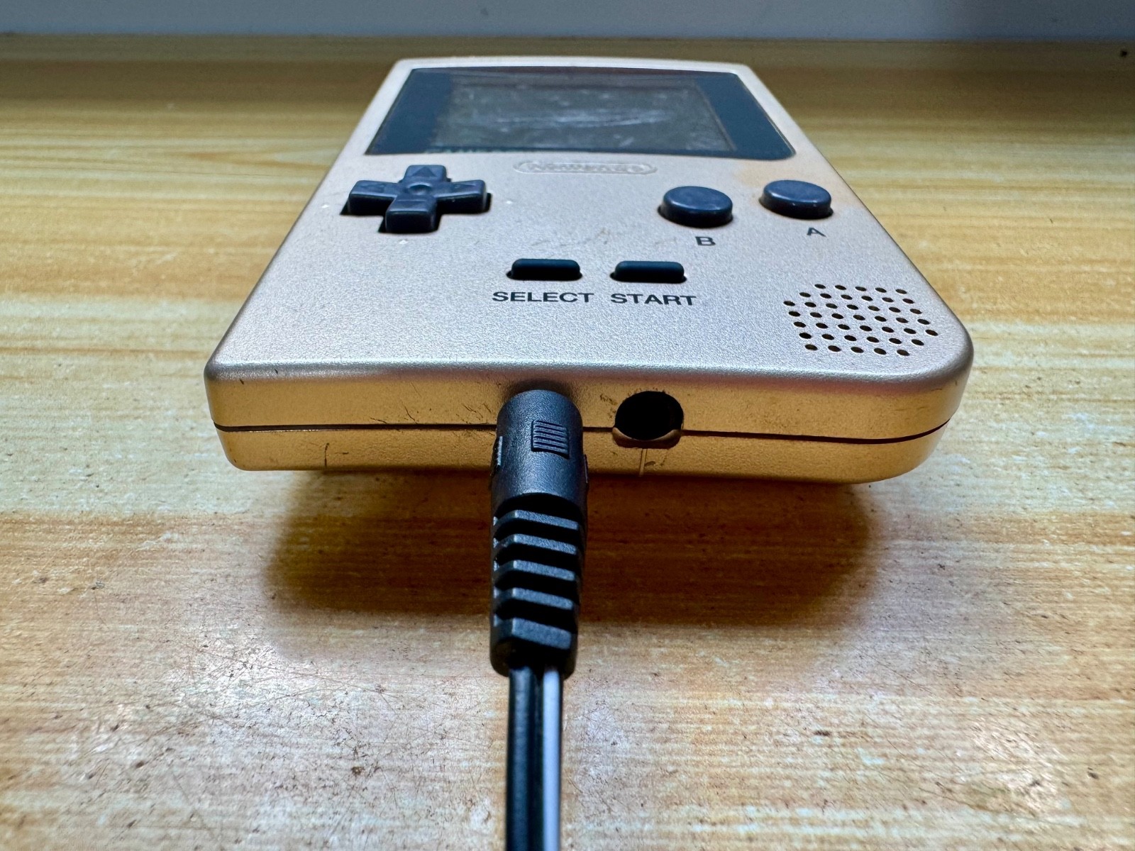 Nintendo Gameboy Pocket MGB-001 Pearl Champagne Gold Handheld System Console