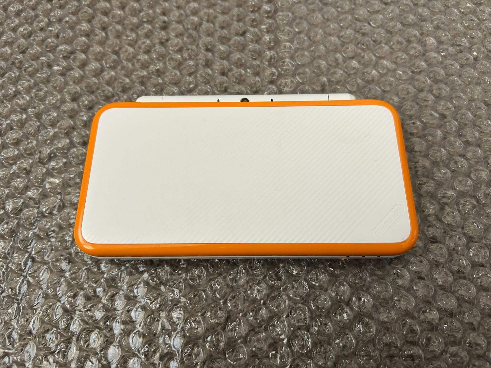 Nintendo 2DS XL System White and Orange + Super Mario 3D Land bundle lot console