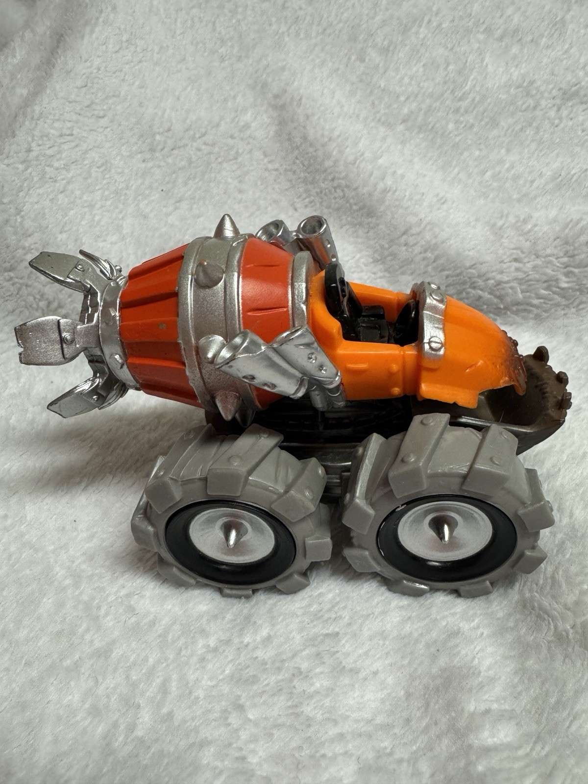 Skylanders Superchargers Shield Striker Vehicle Figure, thump truck, Sea Shadow