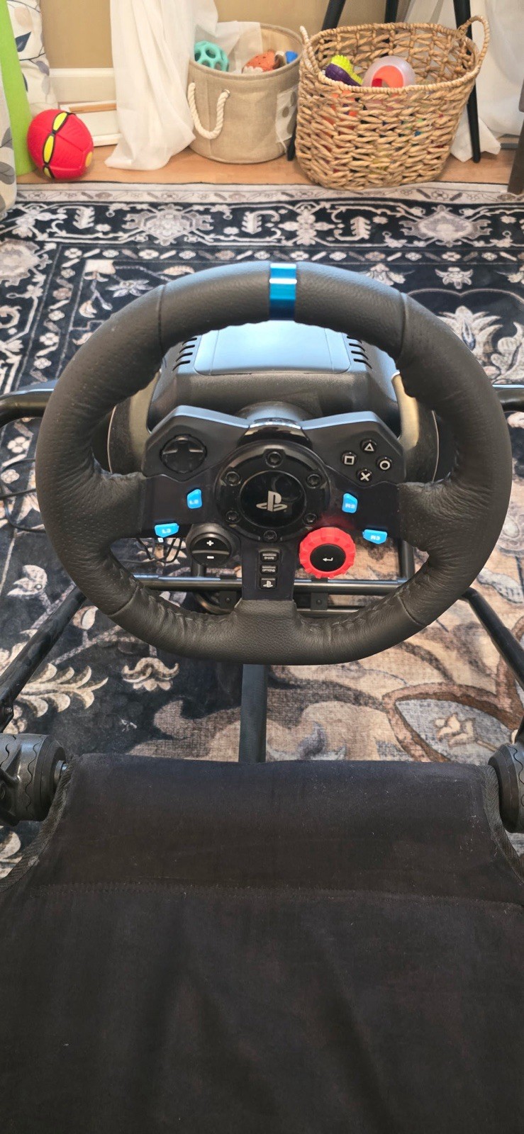Logitech G29 Racing Simulator Setup + Racing Seat (PS5 / PS4 / PC)