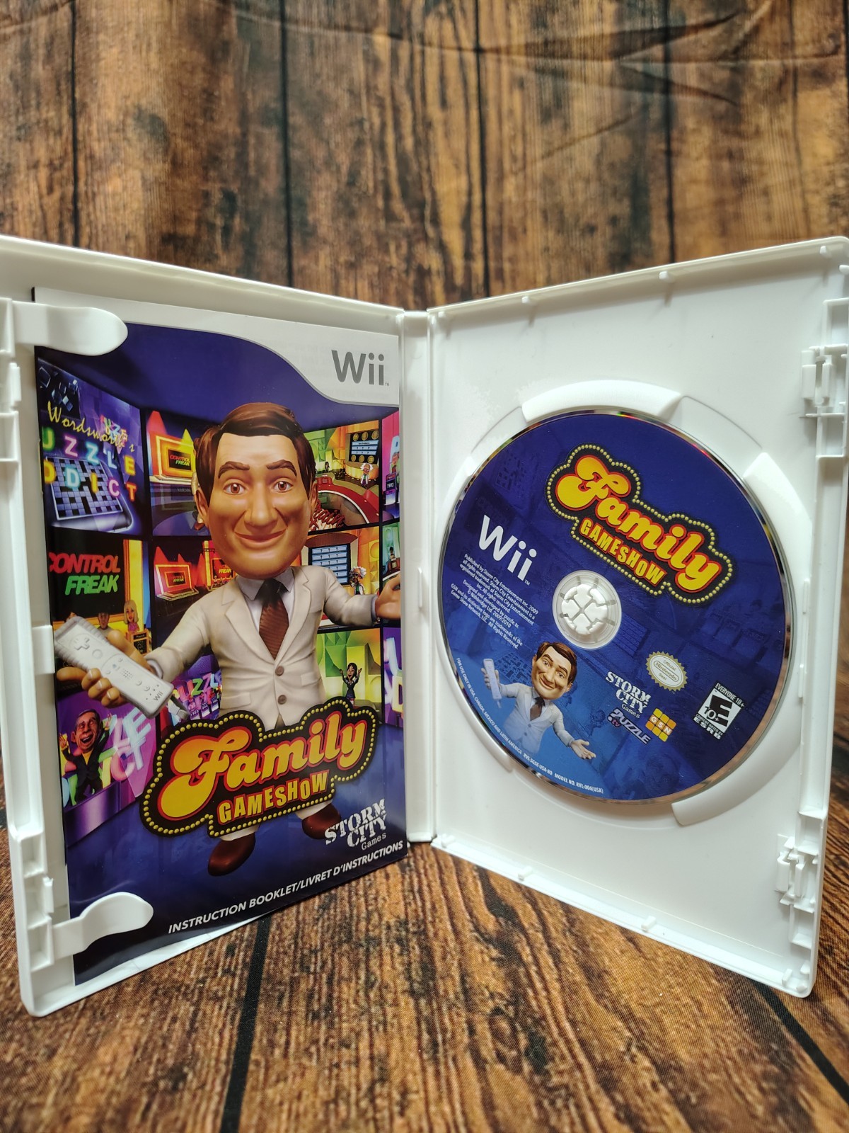 GSN Presents: Family Gameshow Nintendo Wii Storm City Games 2010 Complete