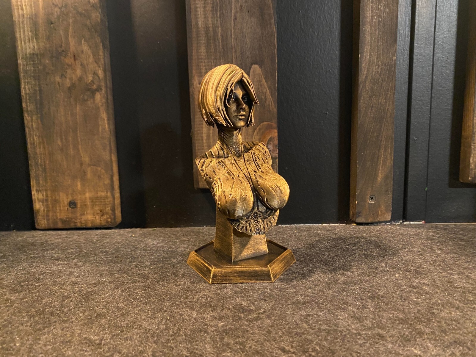 Halo Cortana Gold Statue 6inches tall