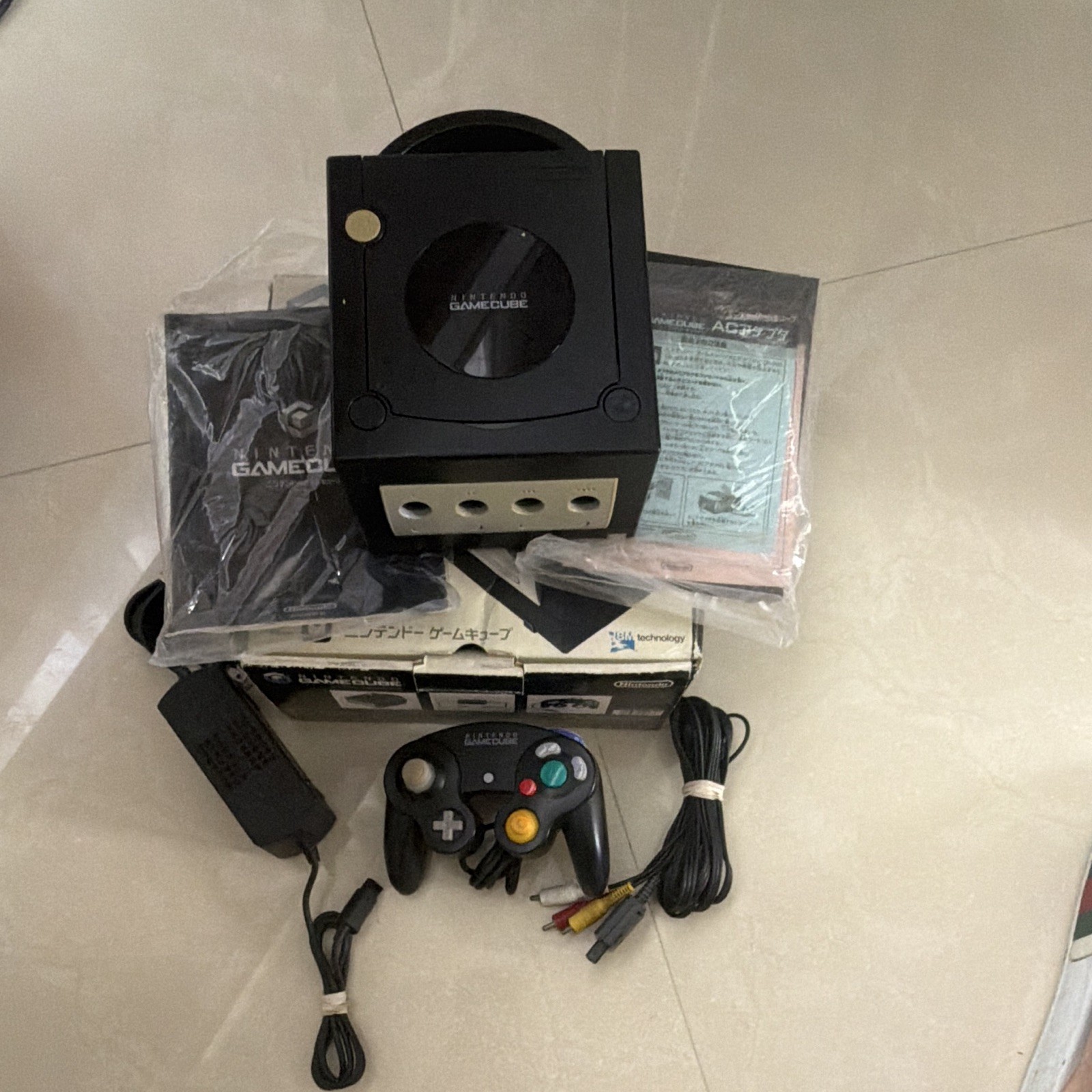 Nintendo GameCube DOL-001 Black NTSC-J Japan Console w/ Box, Controller, Cables