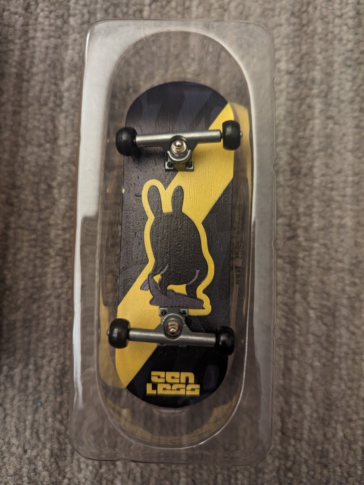 ZZZ Zenless Zone Zero Bangboo Finger Skateboard Charm