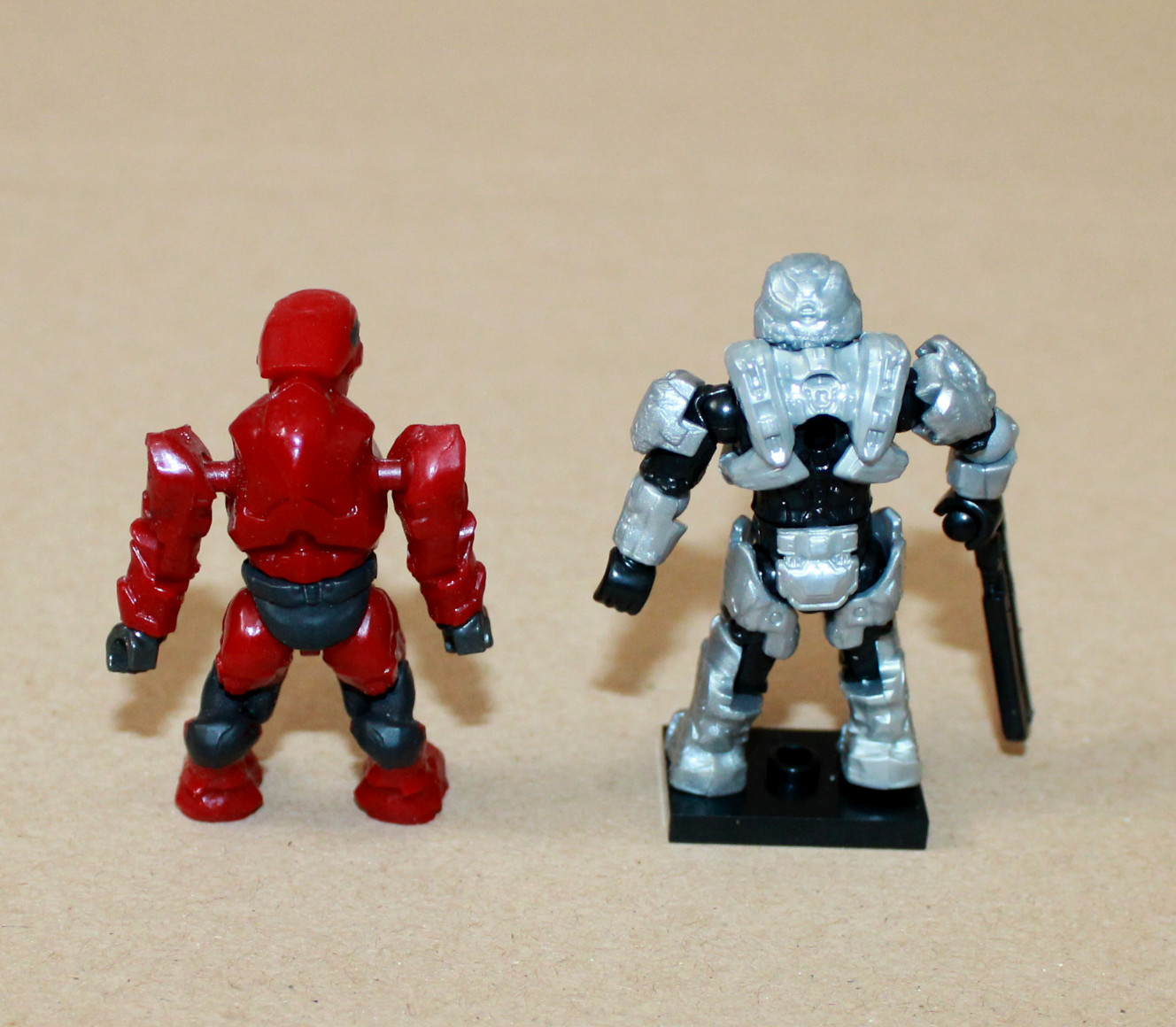 Halo Mini Exclusive Figure Mega Bloks Gamescom 2015 + 1 red mega blok figure ?