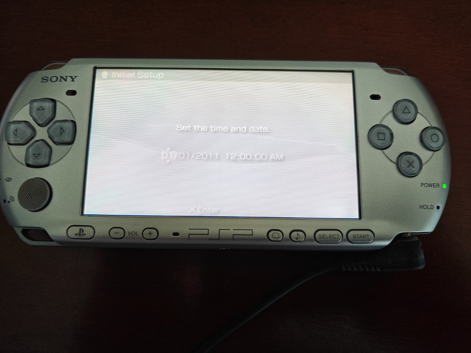 Sony PSP 1000 Silver Handheld System with Charger and Case