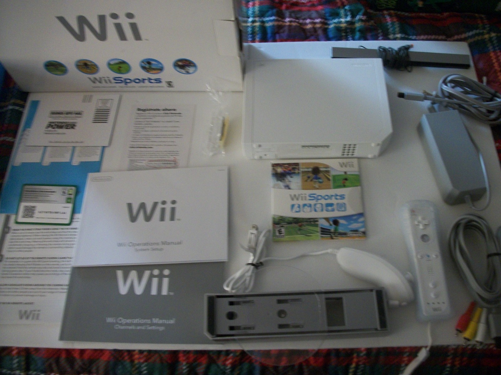 Nintendo Wii Sports Home Console Complete in Box Great Condition! USED ONE TIME