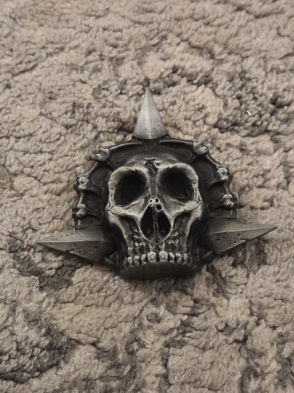 Assassin’s Creed Black Flag Resynced Collector’s Edition METAL BROOCH ONLY