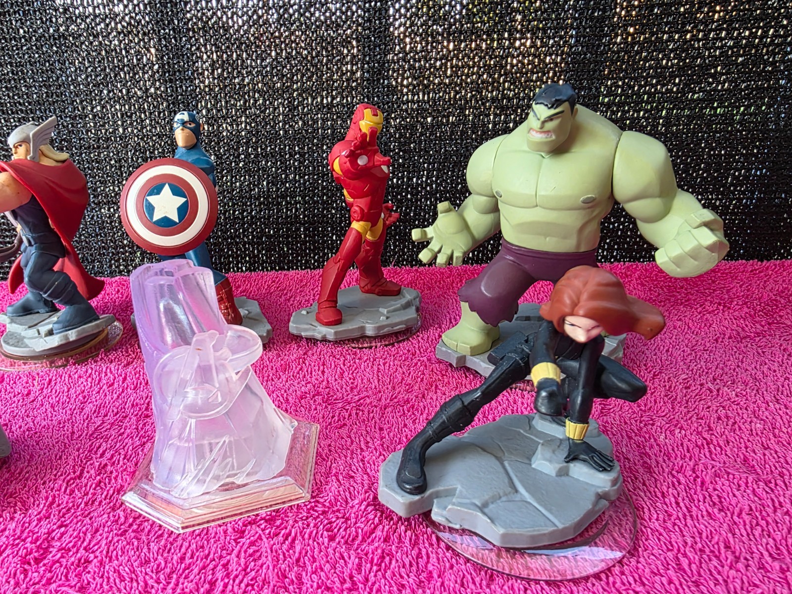 Disney Infinity 2.0 Marvel Super Heroes Avengers Figures W/ Power Disc & Crystal