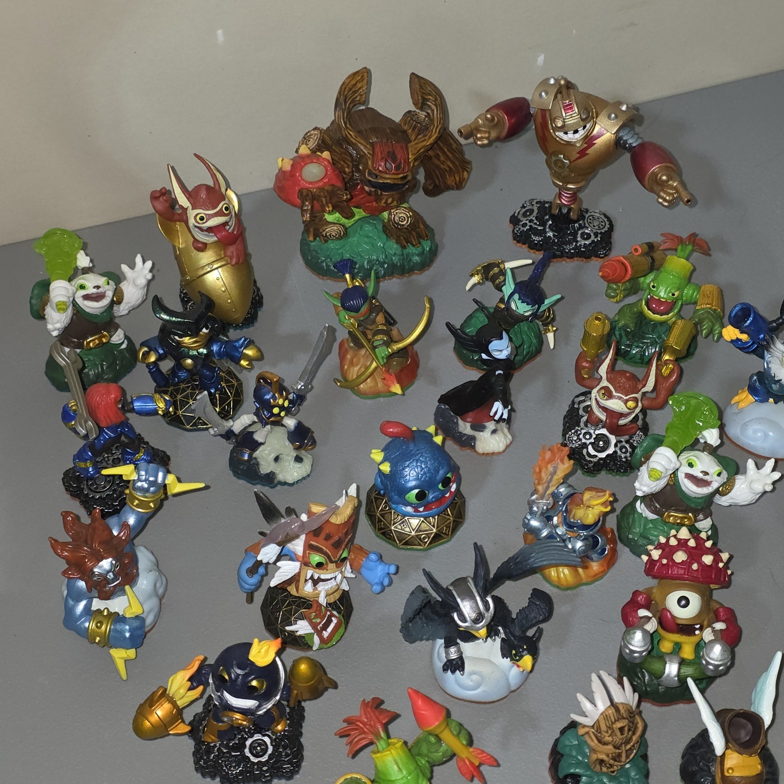 Activision Skylanders Lot (28) Giants, Spyro’s Adventure, Trap Team, SWAP Force