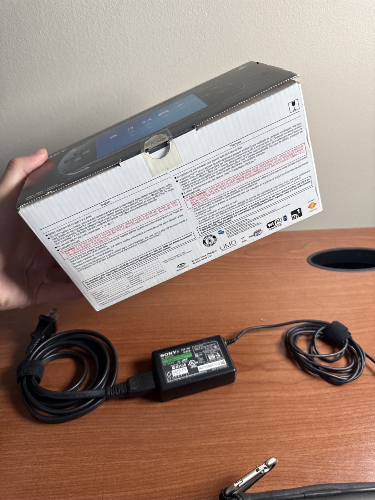 Sony Play Ststion PSP-1001 With Box And Charger And Case No Manual Near Complete