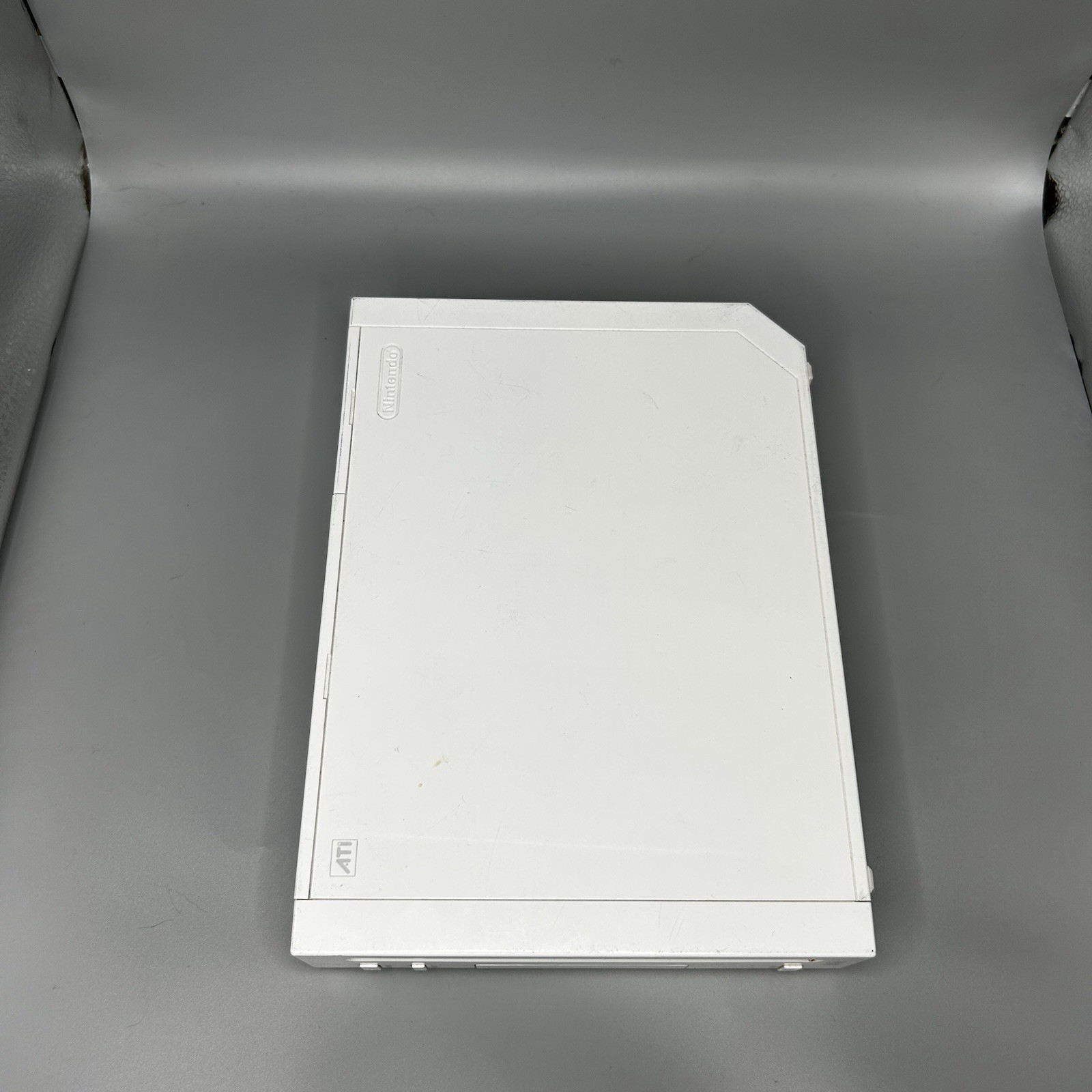 Nintendo Wii RVL-001 Bundle: 2 Wii Remotes, AV Cables, Games Lot