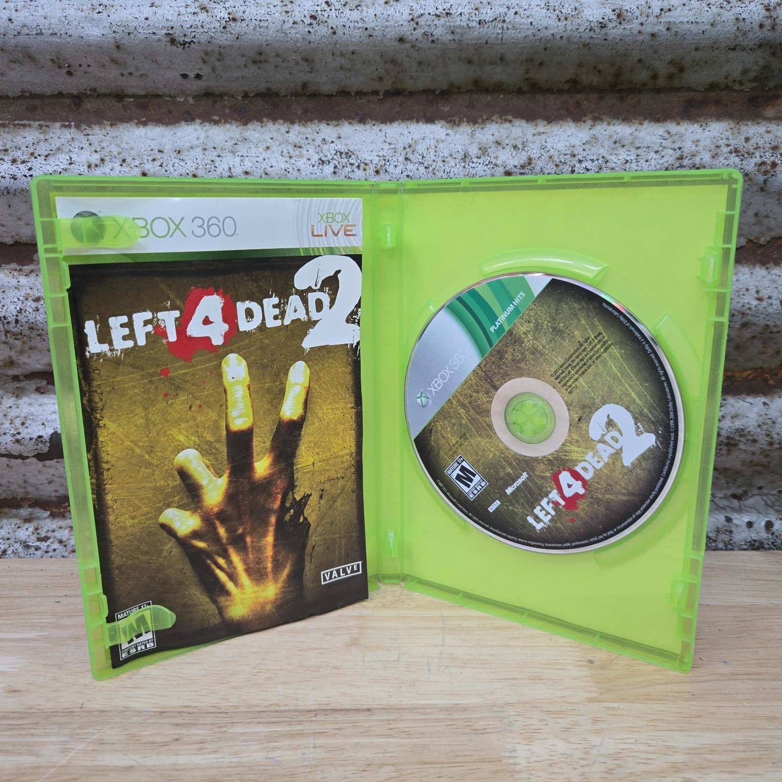 Left 4 Dead 2 (Microsoft Xbox 360, 2011) CIB Complete In Box