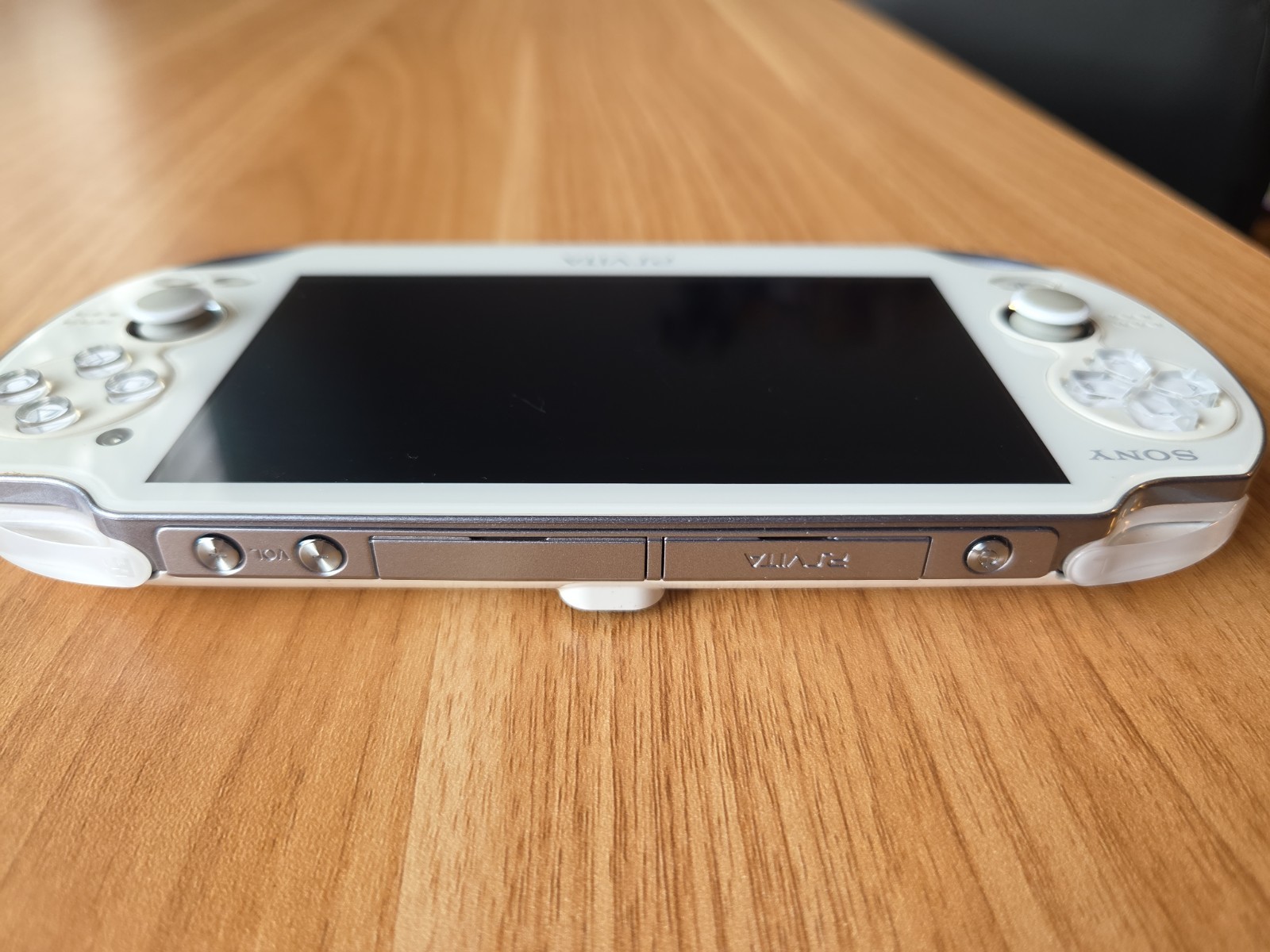 SONY PS Vita PCH-1000 Crystal white W/ Charger