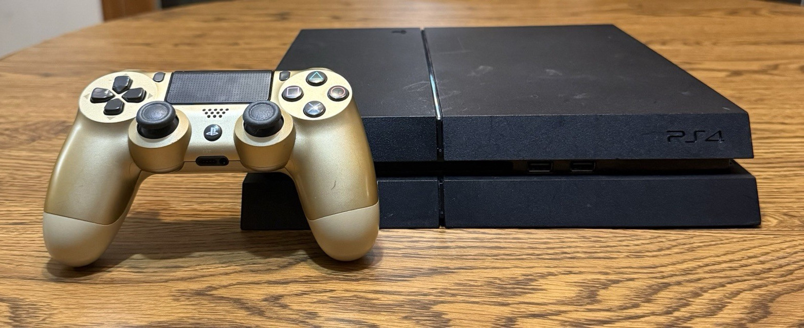 Sony PlayStation 4 PS4 500GB Black Console Gold DualShock 4 w/ Cables NTSC-U/C