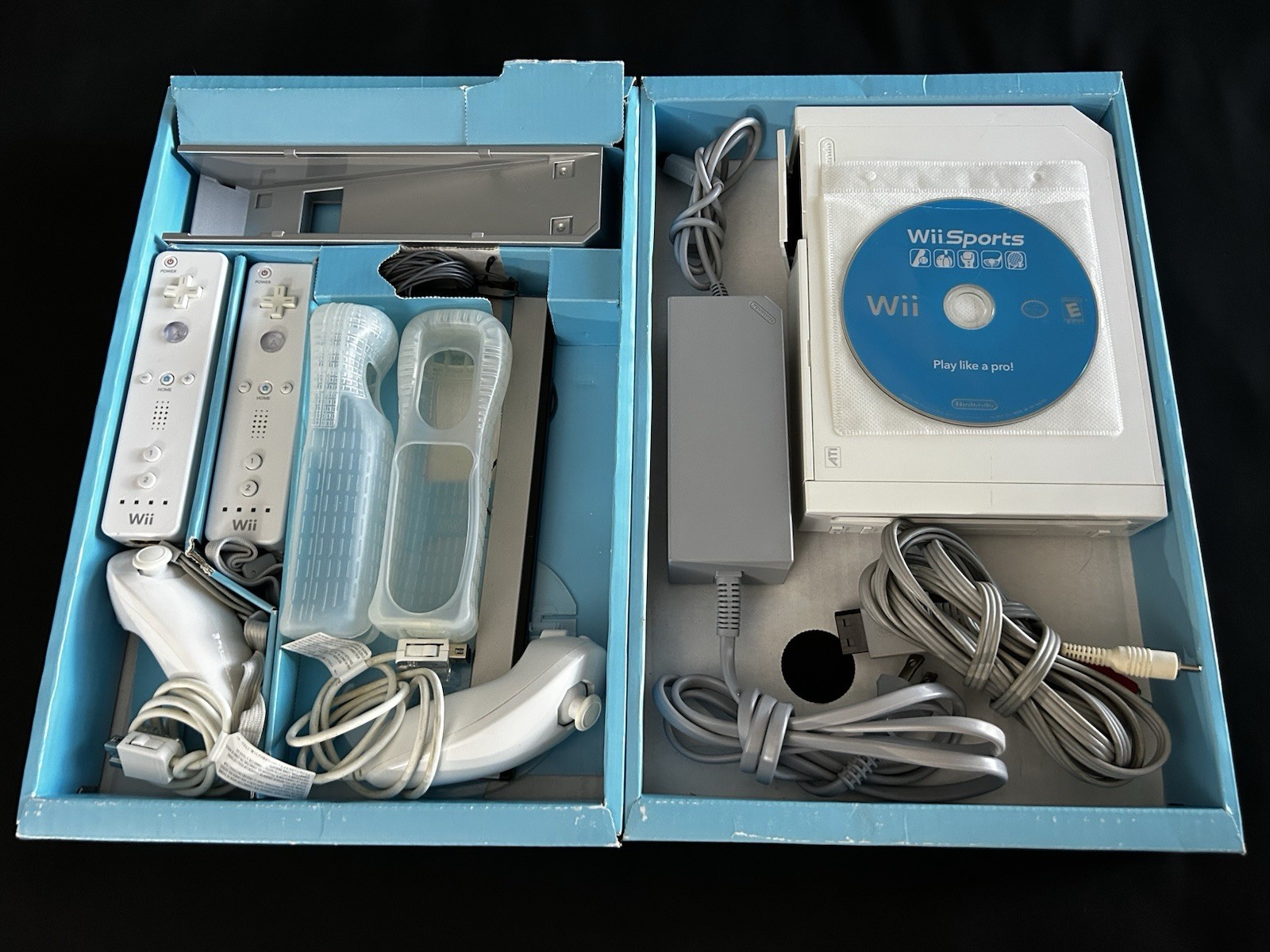 Nintendo Wii Complete In Box Wii Sports Bundle With Extra Accessories