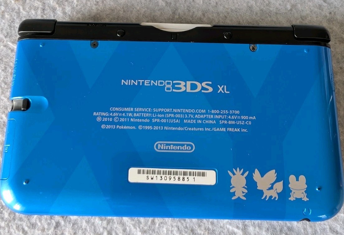 Nintendo 3DS XL Pokémon X and Y Blue Version Handheld System Rare USA VERSION