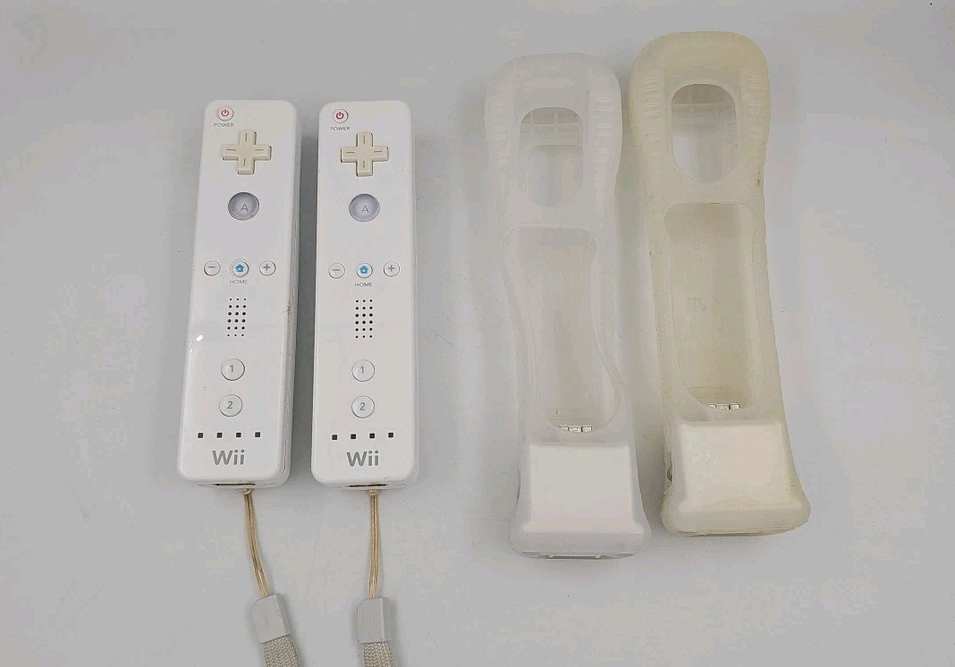 NINTENDO Wii With Balance Board 2 Remotes Udraw 2 Wheels 2 Nunchuks & 6 Games