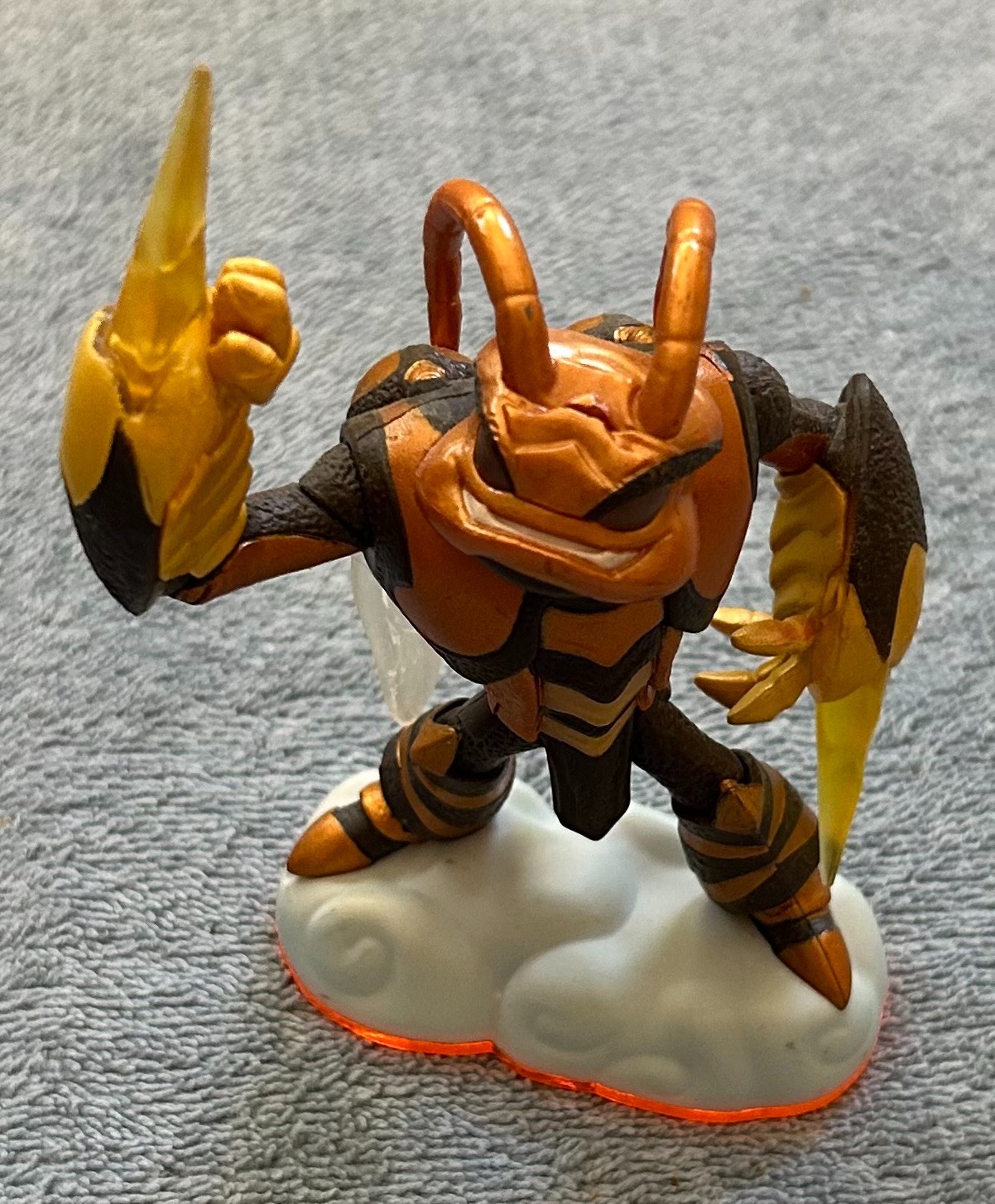 14 Skylanders figures (12 Giants, 2 Spyros) – Crusher, Swarm, Flashwing – tested