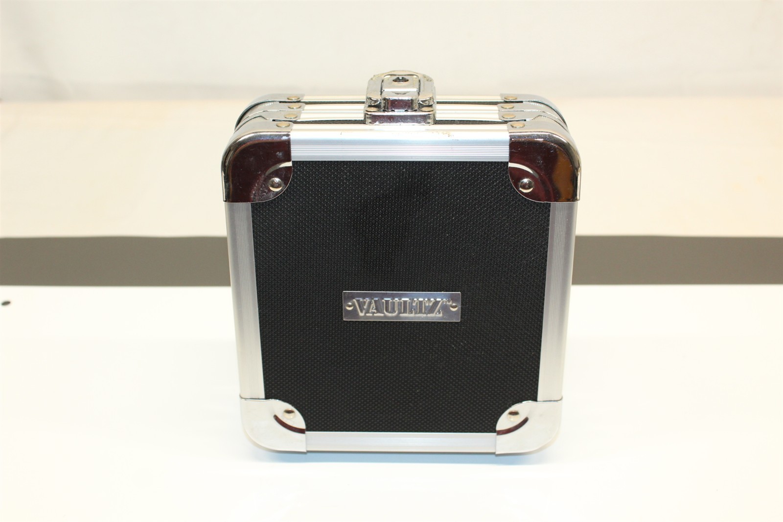 Vintage Rigid Storage Case 6″ x 6″ x 2″ Video Game Storage Travel