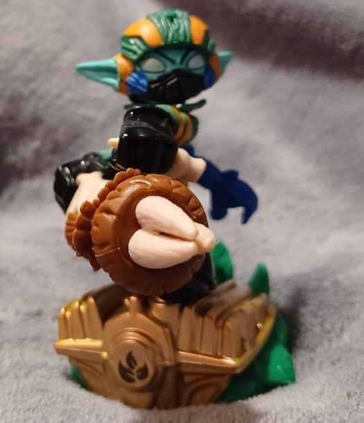 Mixed Lot of Skylanders: Giants,Trophies, Super Chargers etc. (14 in total)