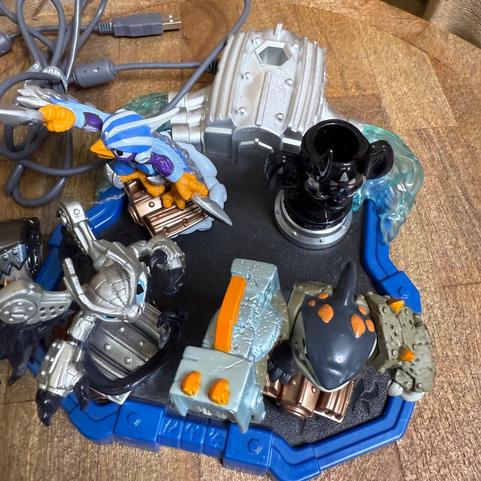Activision Skylanders Superchargers Lot 5 Figures & Portal of Power Base