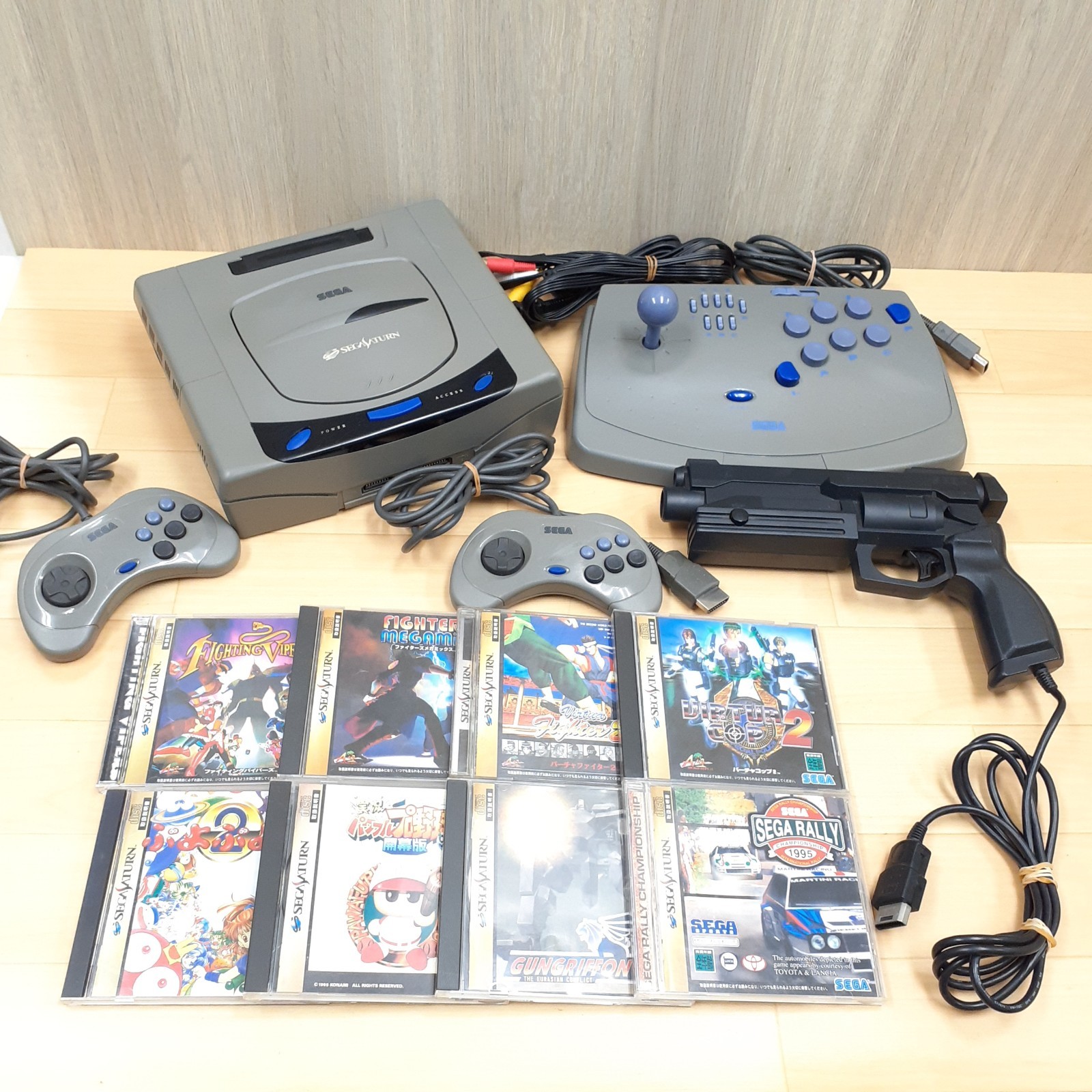 Sega Saturn Console Bundle with 8 Games Virtua Stick Light Gun Controller Japan