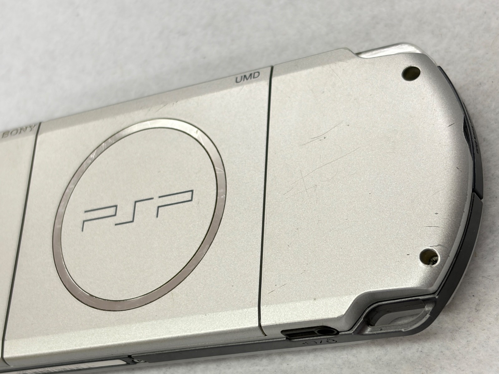 TESTED SONY PSP 3000 Mythic SILVER Console + Charger + battery + 3 game 4GB