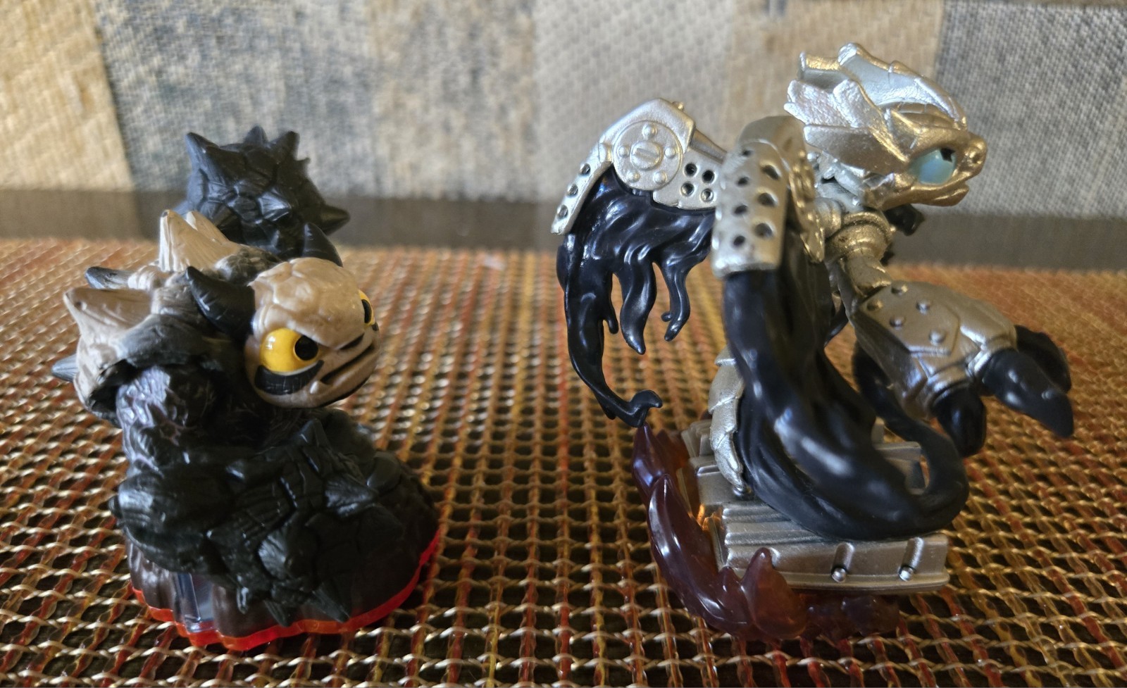 Skylanders Earth Element + Fire Supercharger Figures Lot Of 7 Fist Bump Spitfire