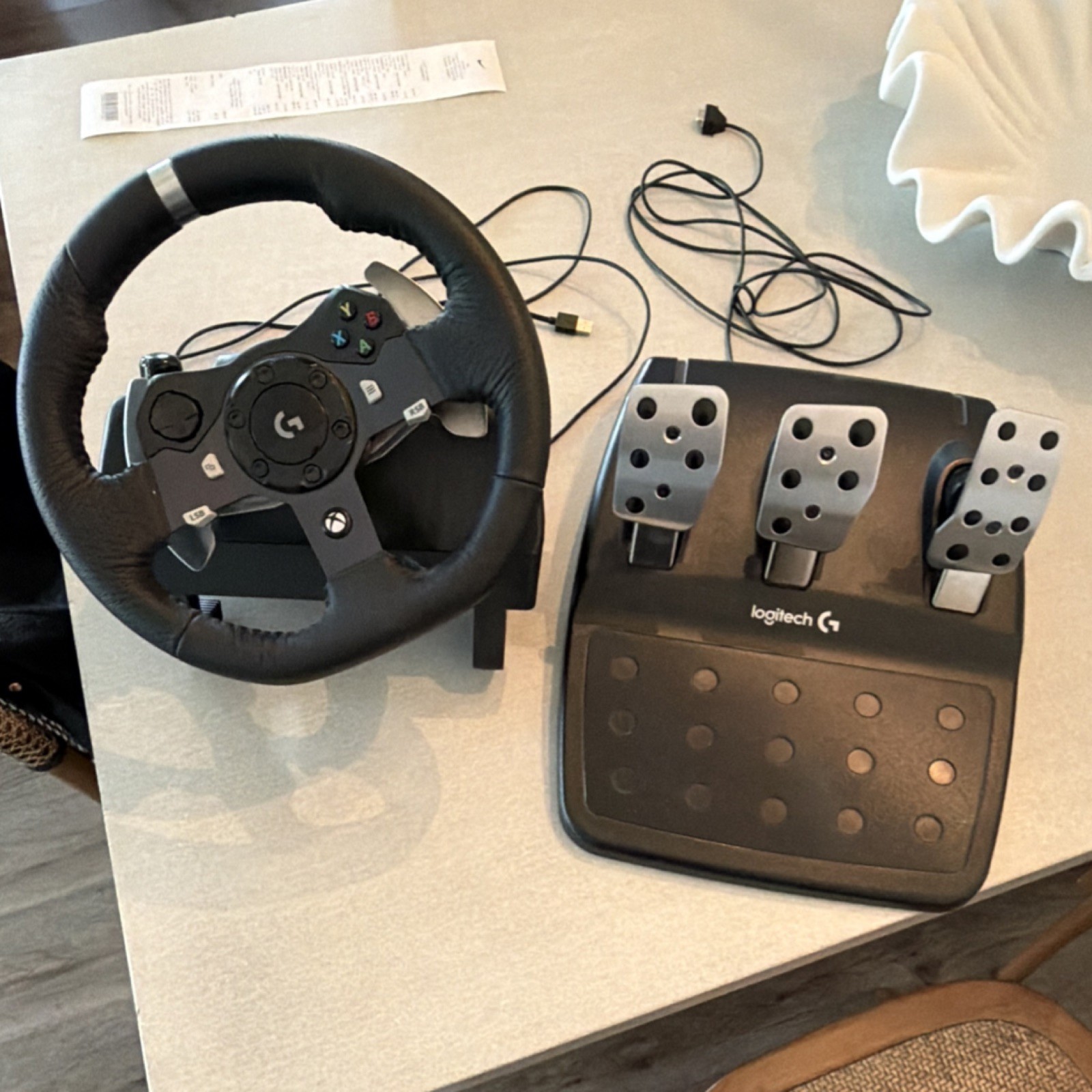 Logitech G920 Racing Wheel Steering Wheel and Pedals for Xbox – ACCEPTING OFFERS