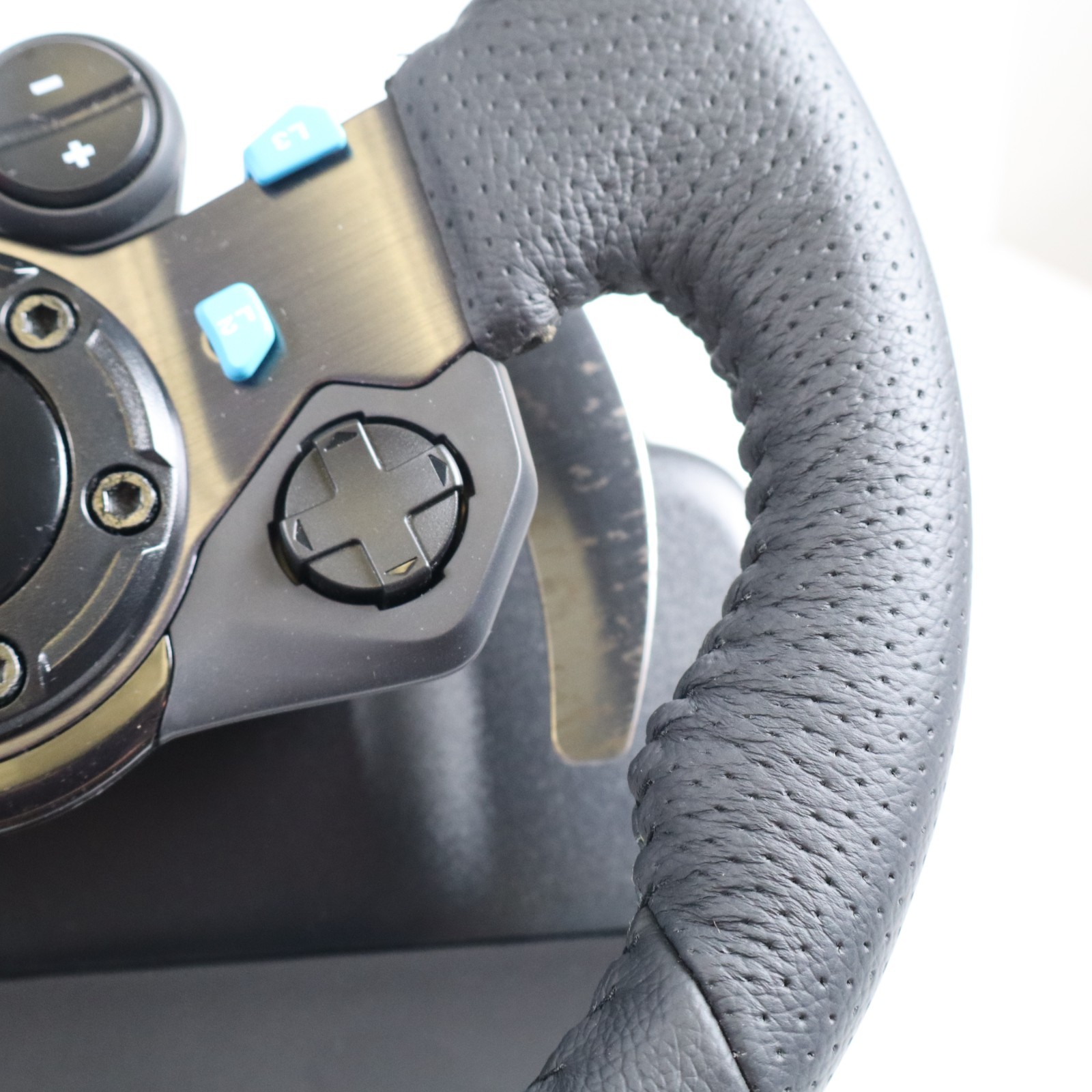 Logitech G29 Driving Force Racing Wheel – Black (For PS4, PS5 PC) – BROKEN MOUNT