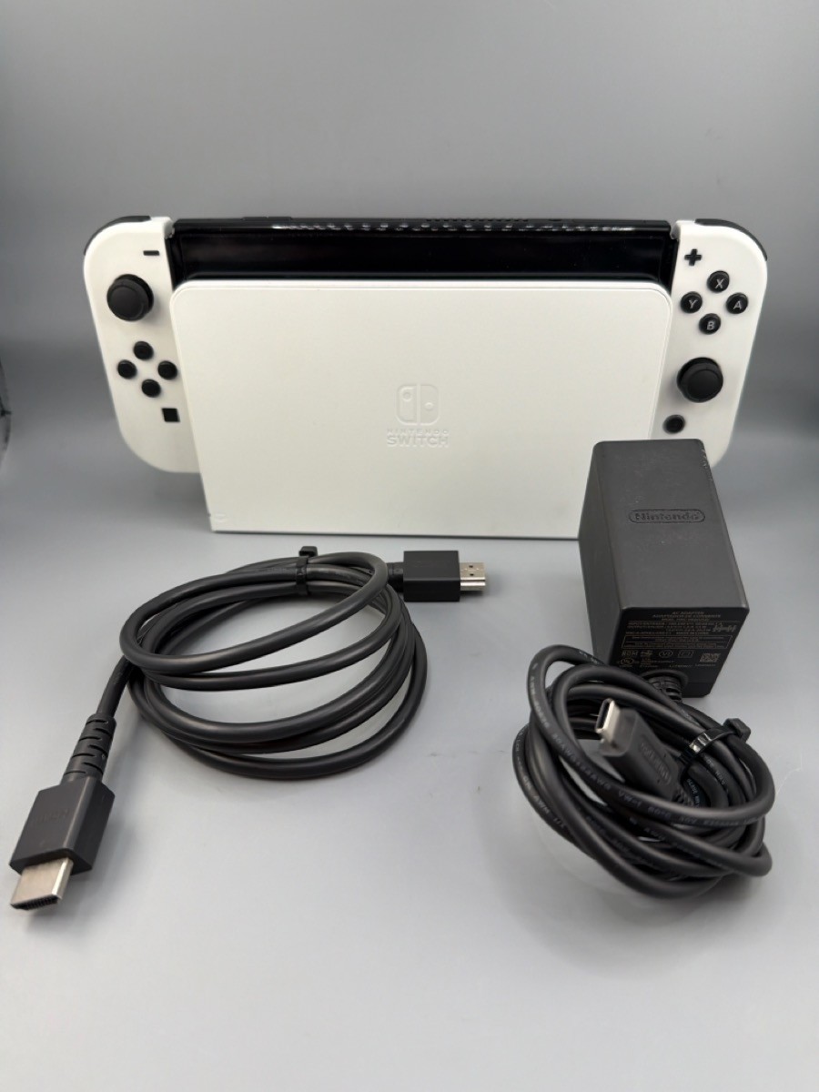 J06 – NINTENDO SWITCH HANDHELD – OLED – HEG-001 (J06028043)