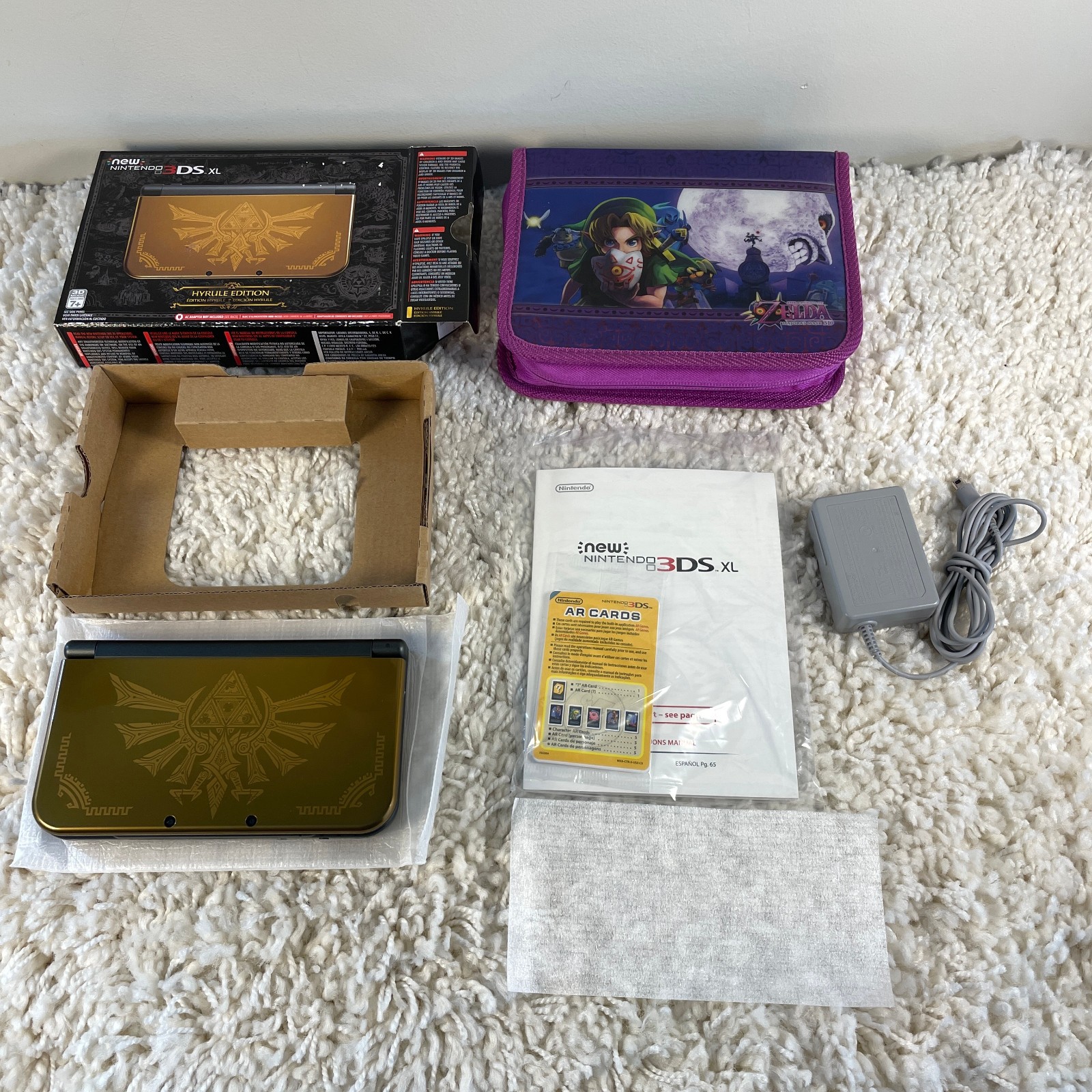 Nintendo New 3DS XL Zelda Hyrule Edition Handheld System RED-001 Complete in Box