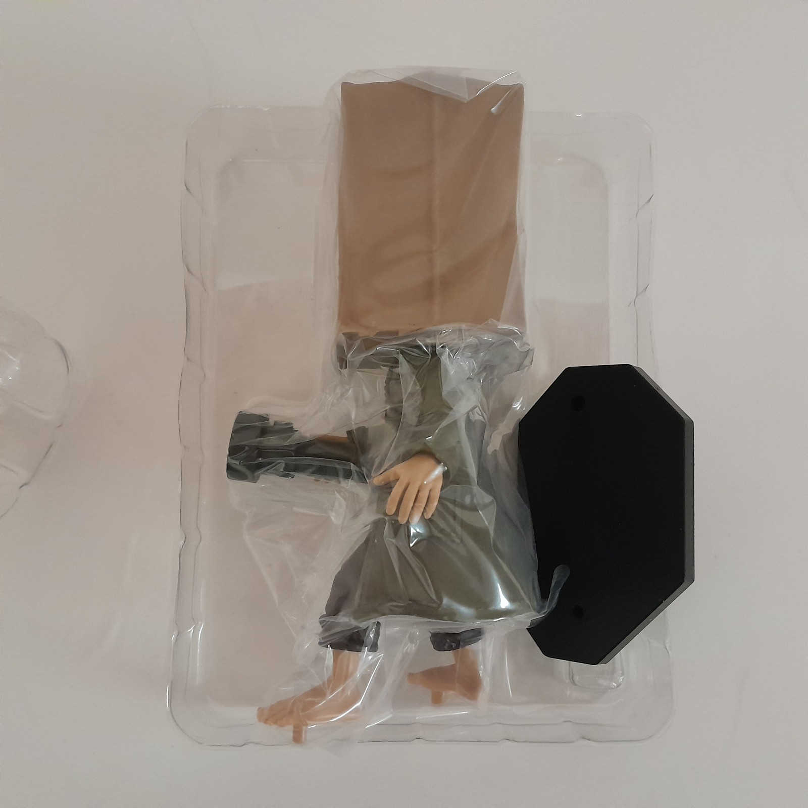 Little Nightmares Mono Figure Banpresto Statue 6.7″ Bandai Spirits
