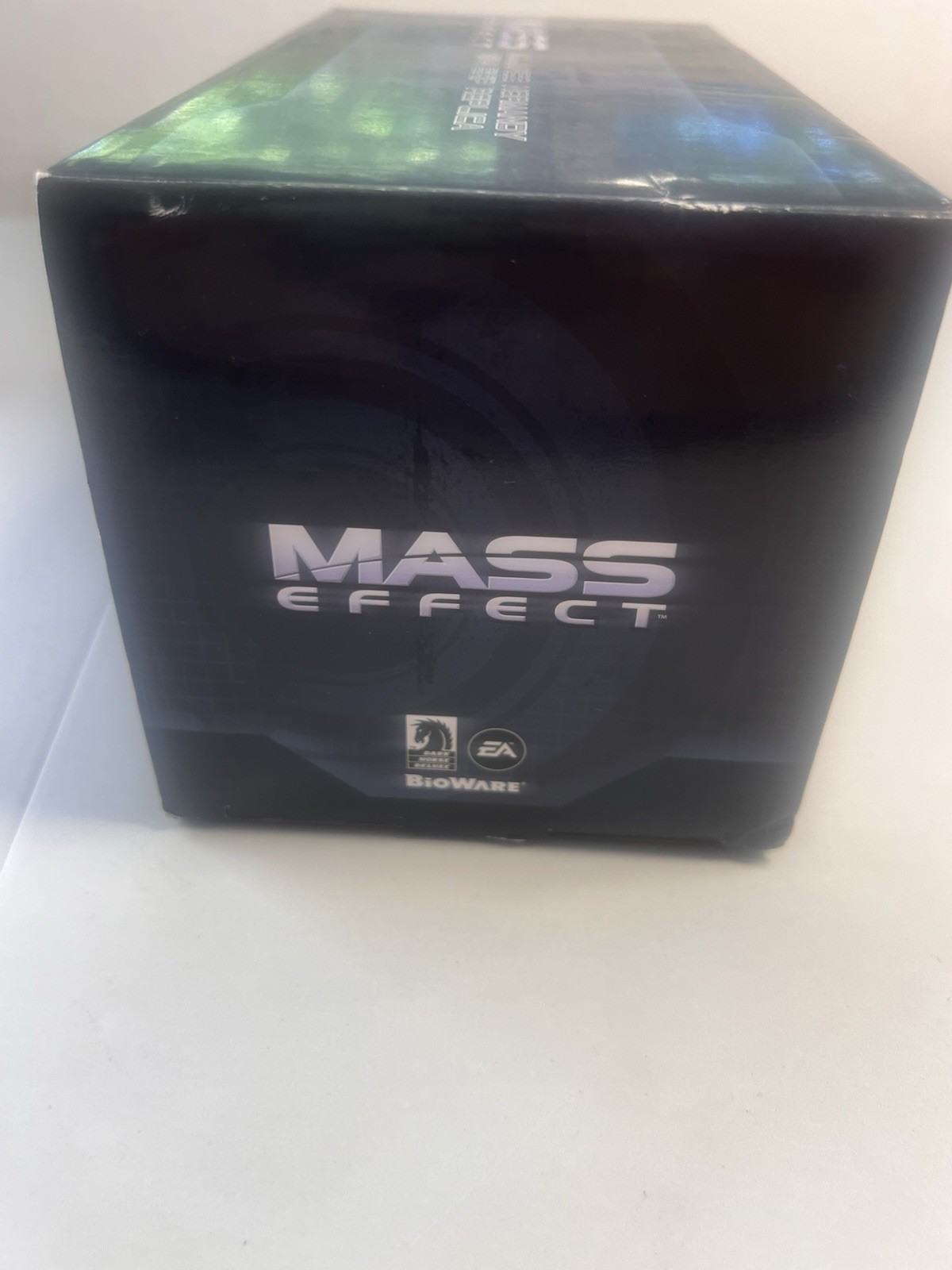 Dark Horse Mass Effect Alliance Normandy SR-1 Ship Replica Statue with Box 2013