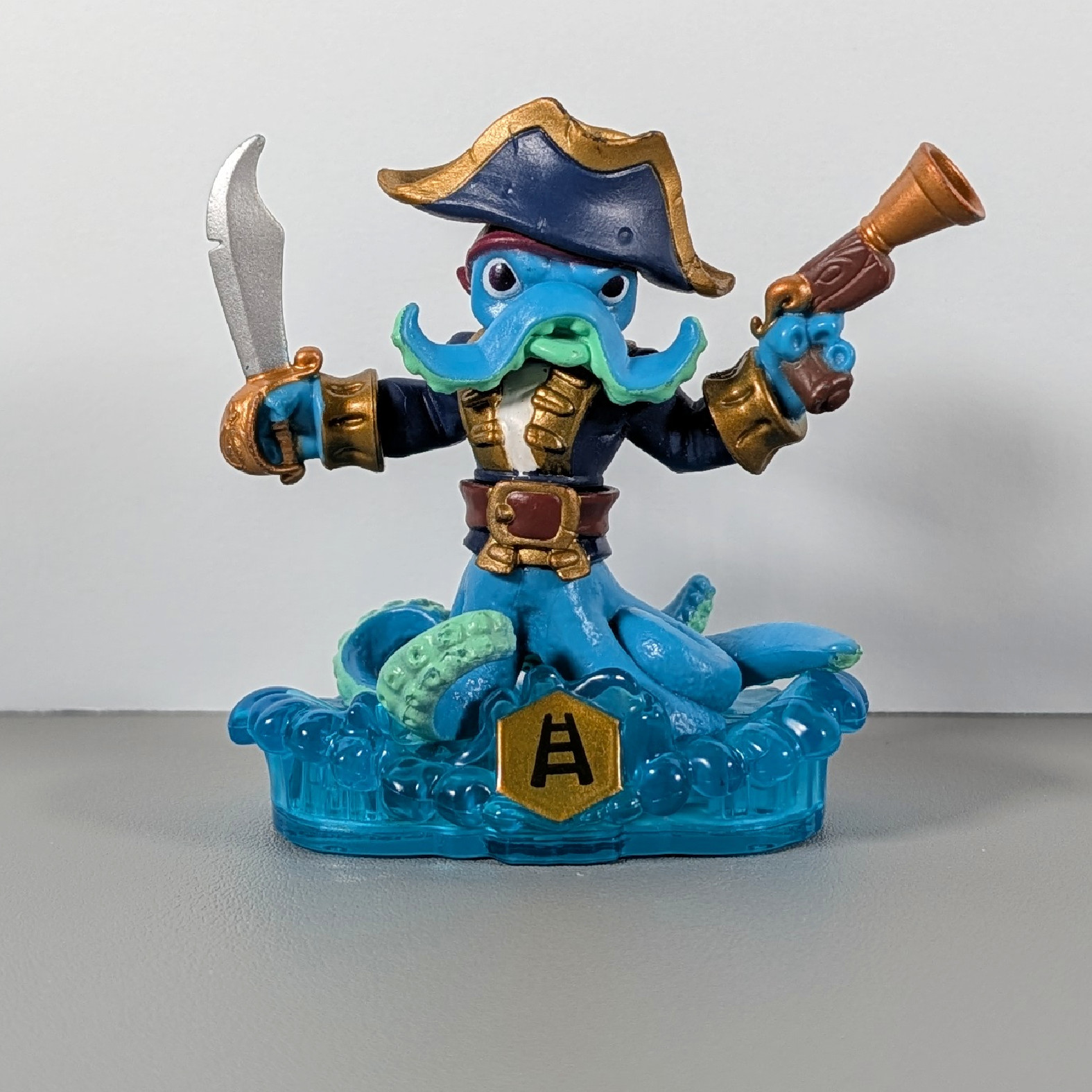 Skylanders Swap Force Figure – Wash Buckler (Blue Base)