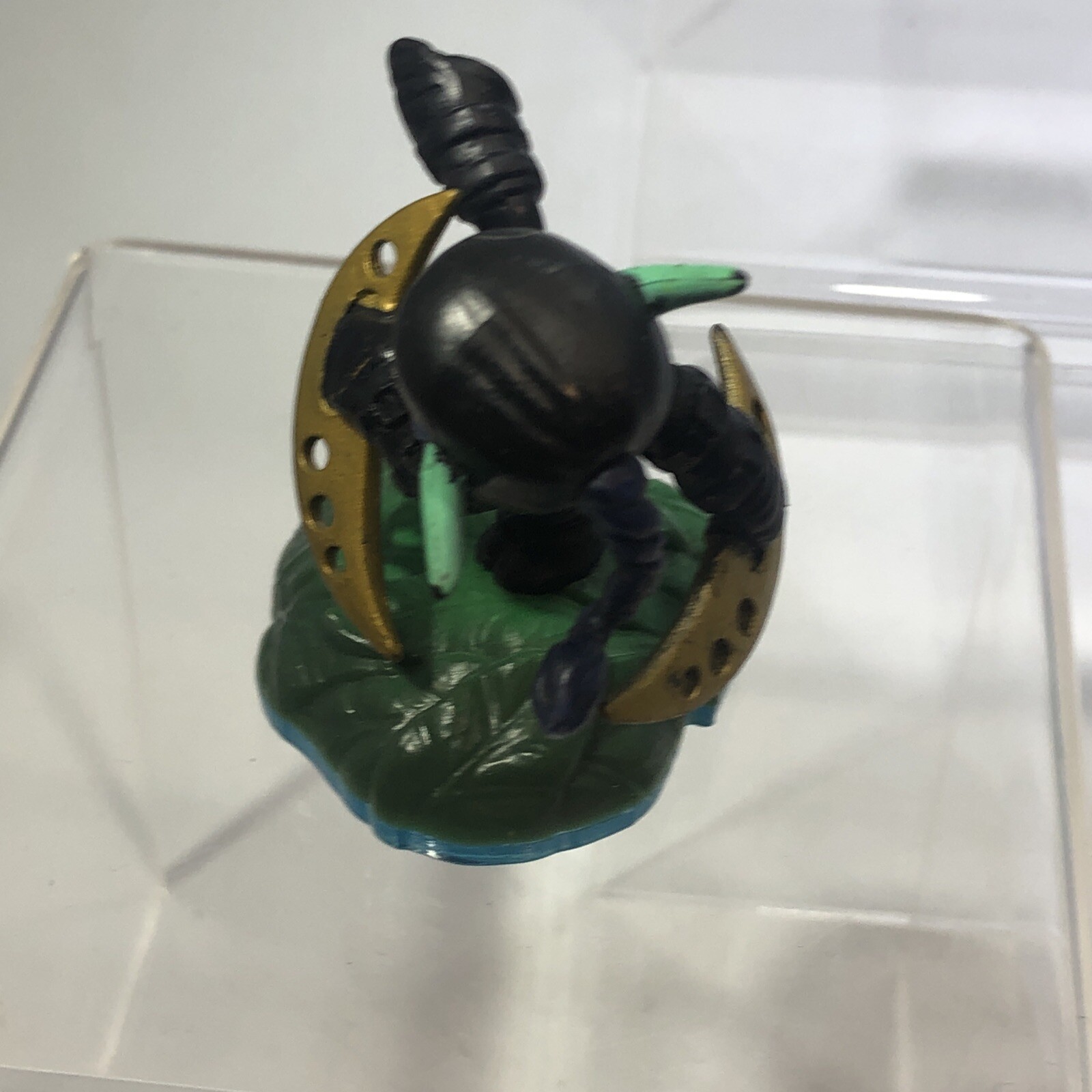 Lot of 6 Skylanders Figures Eruptor, Stealth Elf, Cynder, Gill Grunt, & More