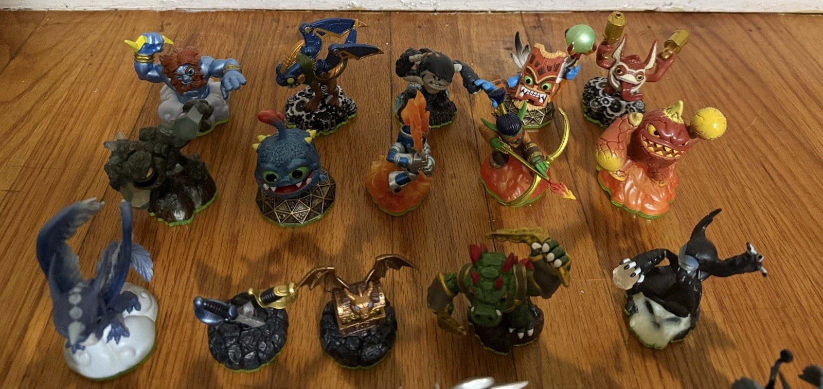 Skylanders Spyros Adventure Figure Lot Of 22 + Portal and Cards