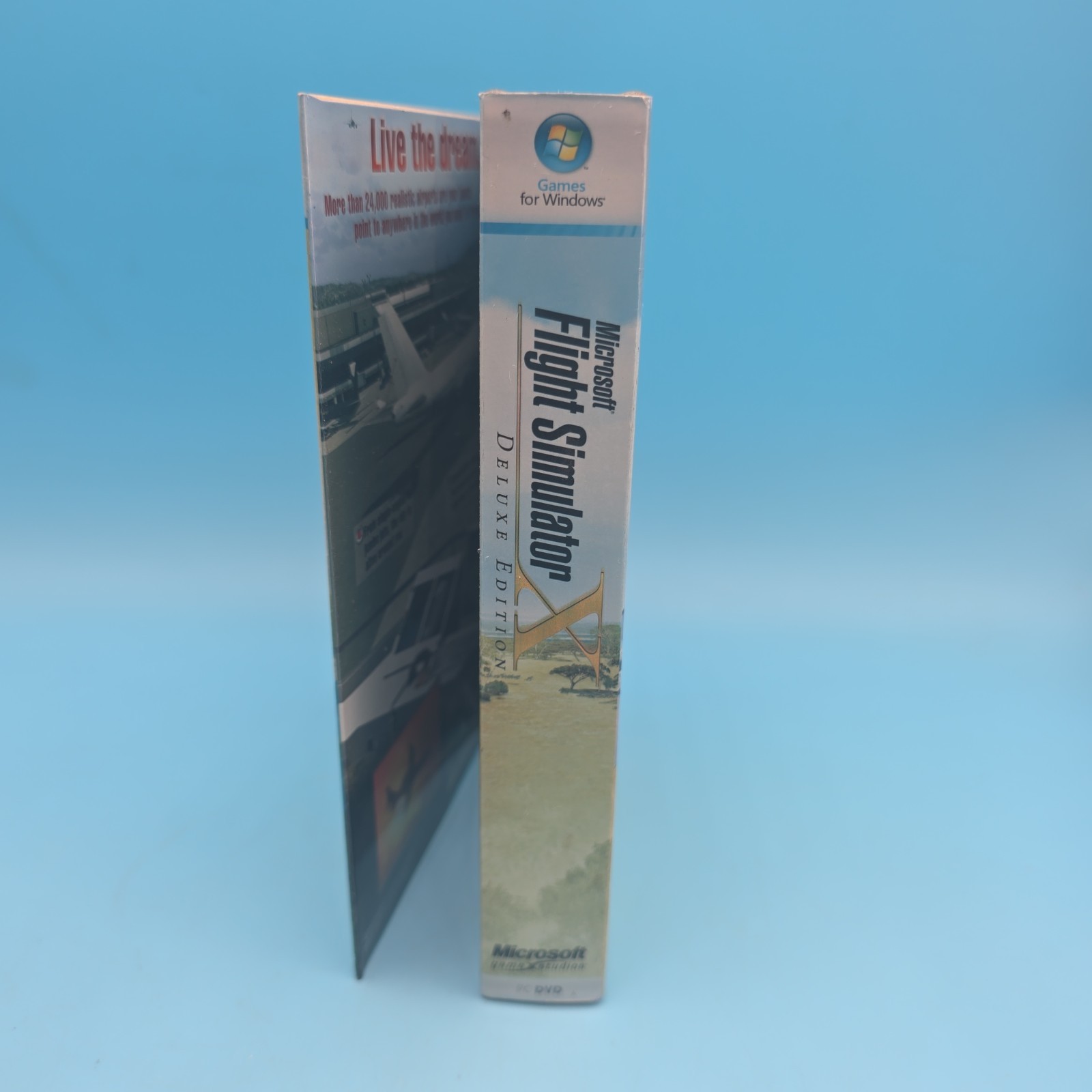 Microsoft Flight Simulator X Deluxe Edition – PC Flying Sim – New Sealed w/ Slip