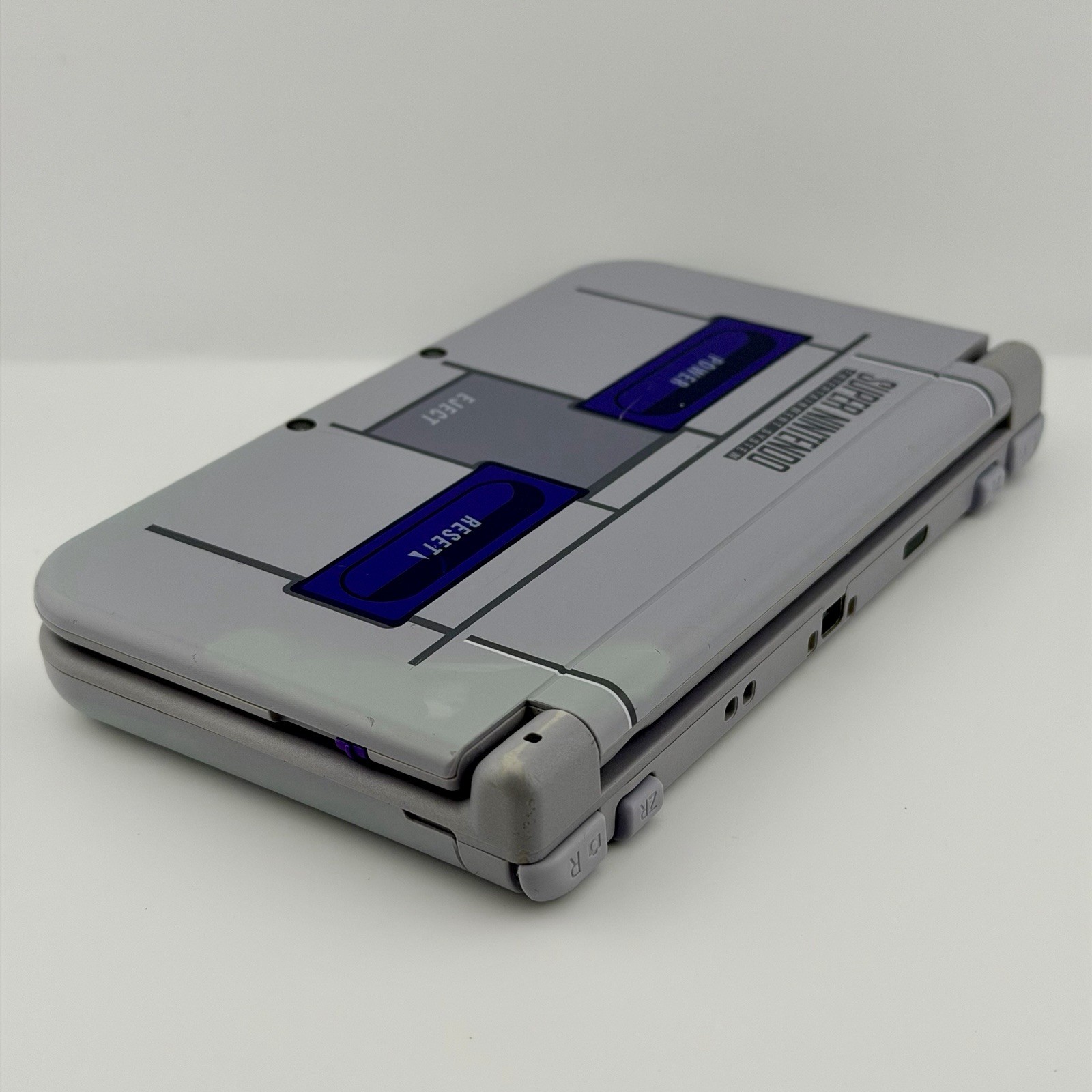 Nintendo New Nintendo 3DS XL SNES Edition Handheld Console (NTSC) Very Good Cond