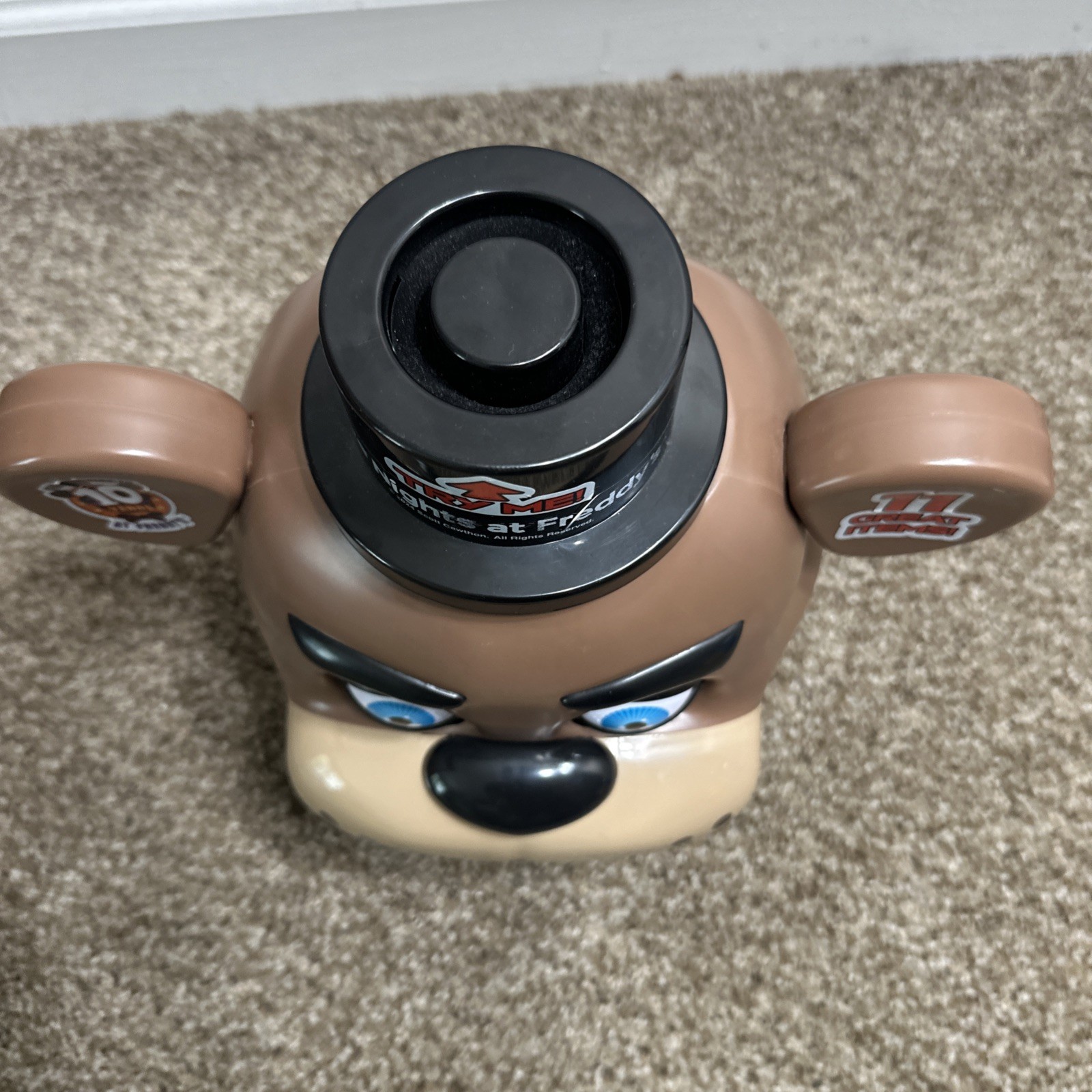 Five Nights At Freddy’s 10th Anniversary Animatronic Head And Golden Freddy READ