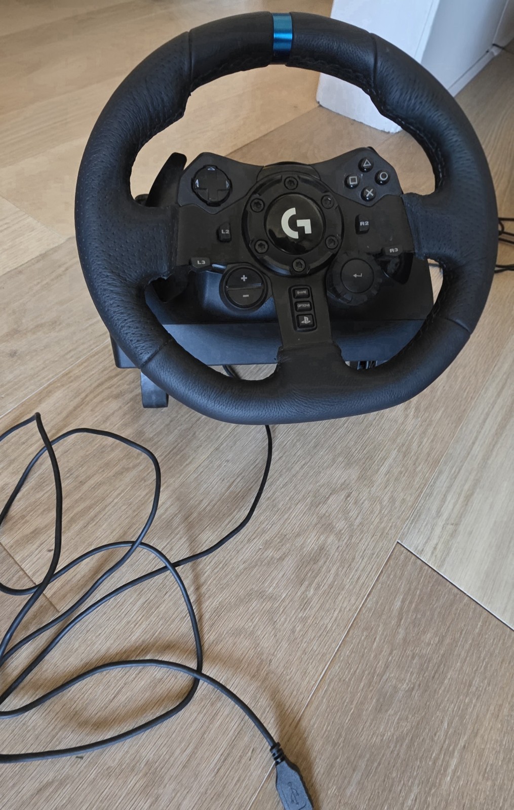 Logitech G923 Racing Wheel and Pedals – Black