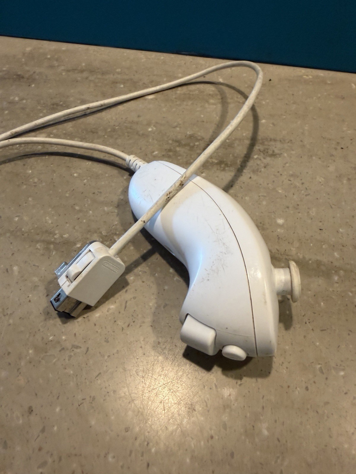 Original Nintendo Wii Bundle- Consol, Wii Sports, Game Party 2, And Controllers.
