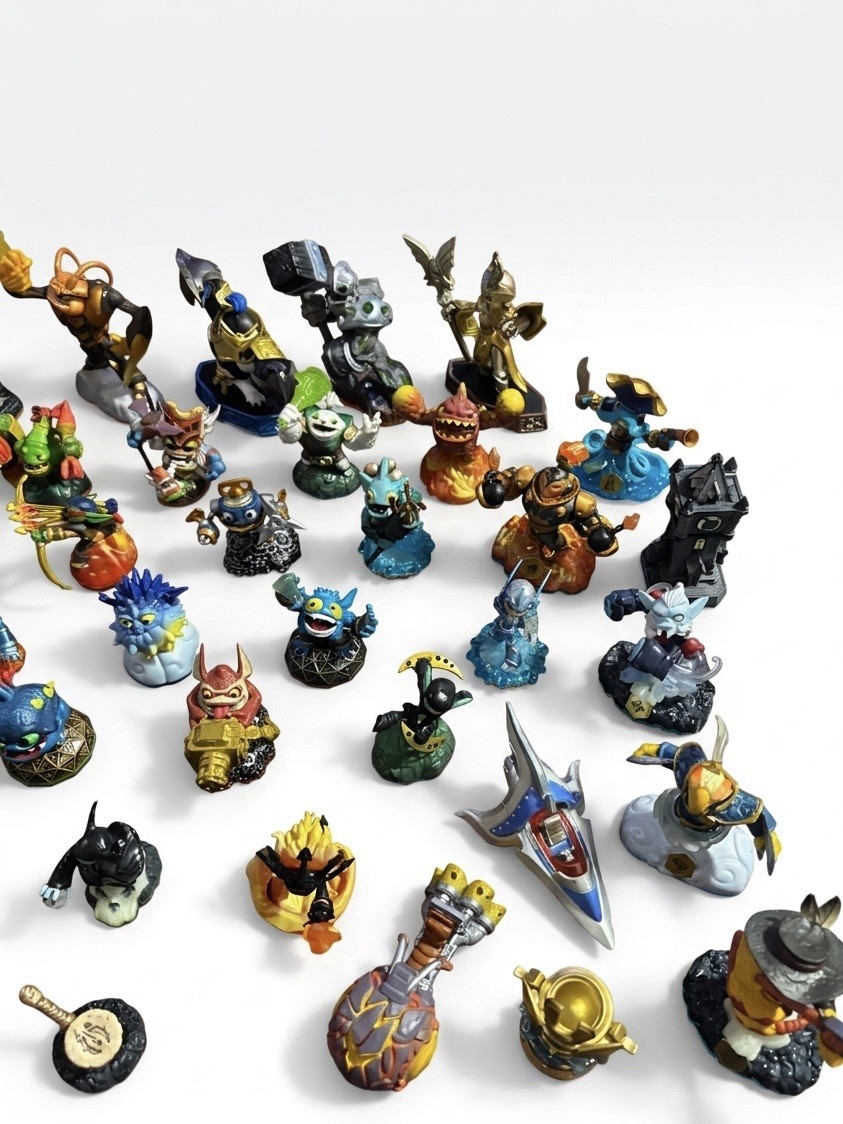 Skylanders Lot of 45 Figures | Skylanders’ Carrying Bag | Stickers & Skystones