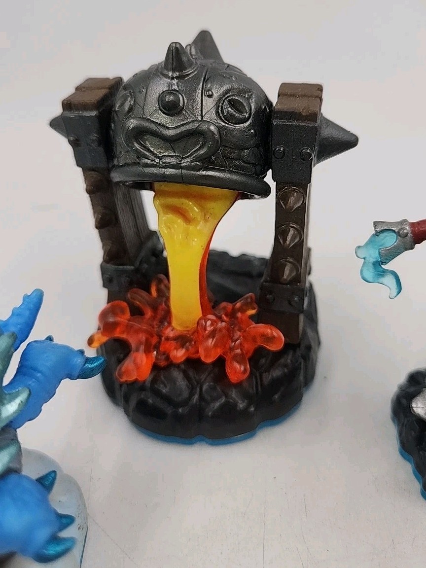 Activision Skylanders Lot Of 4 A2139A , A3137A, A0142A, A3137A
