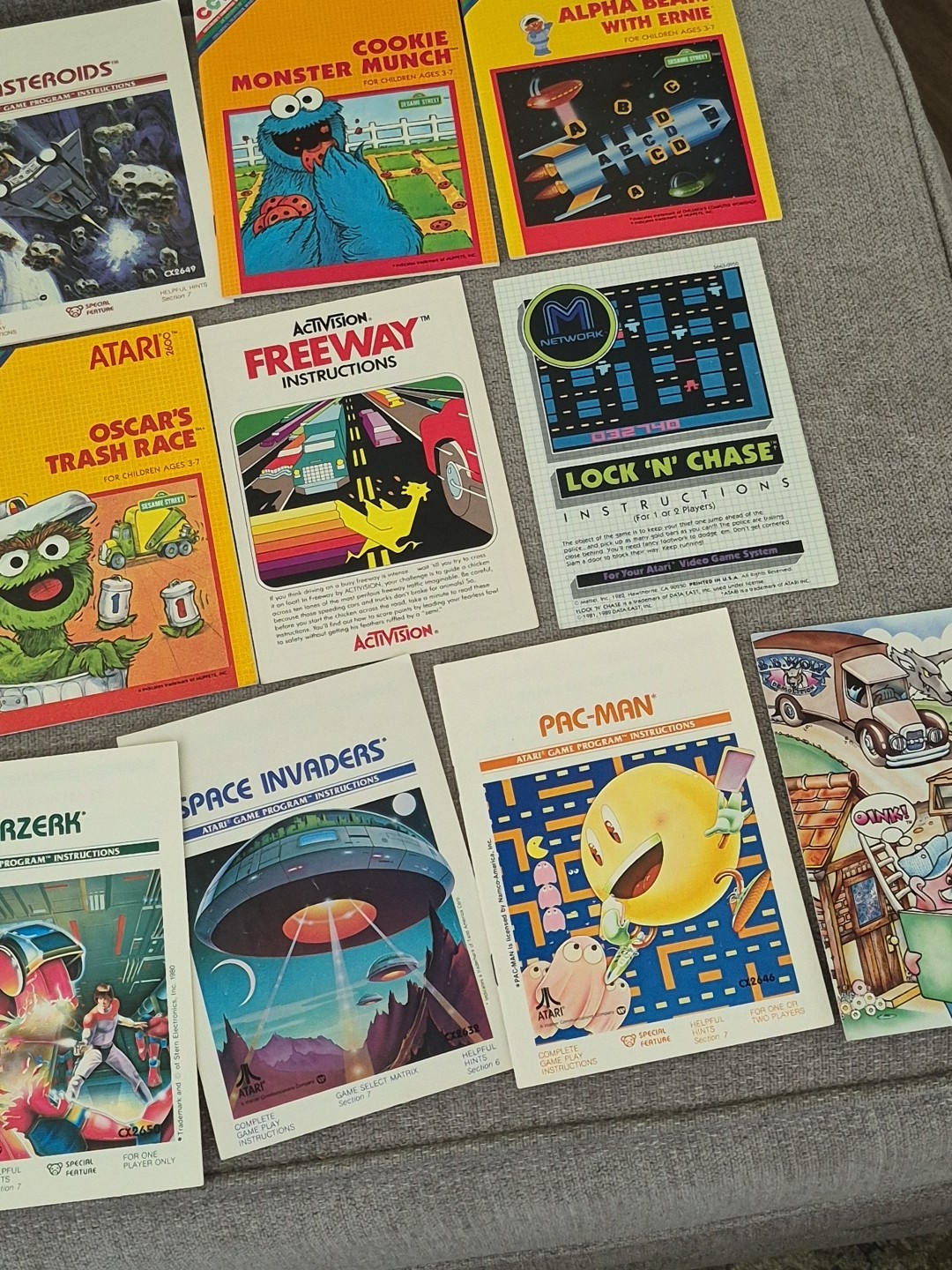 Huge Lot Of Atari 2600 Manuals & Catalogs Vintage Assorted. Good Condition.