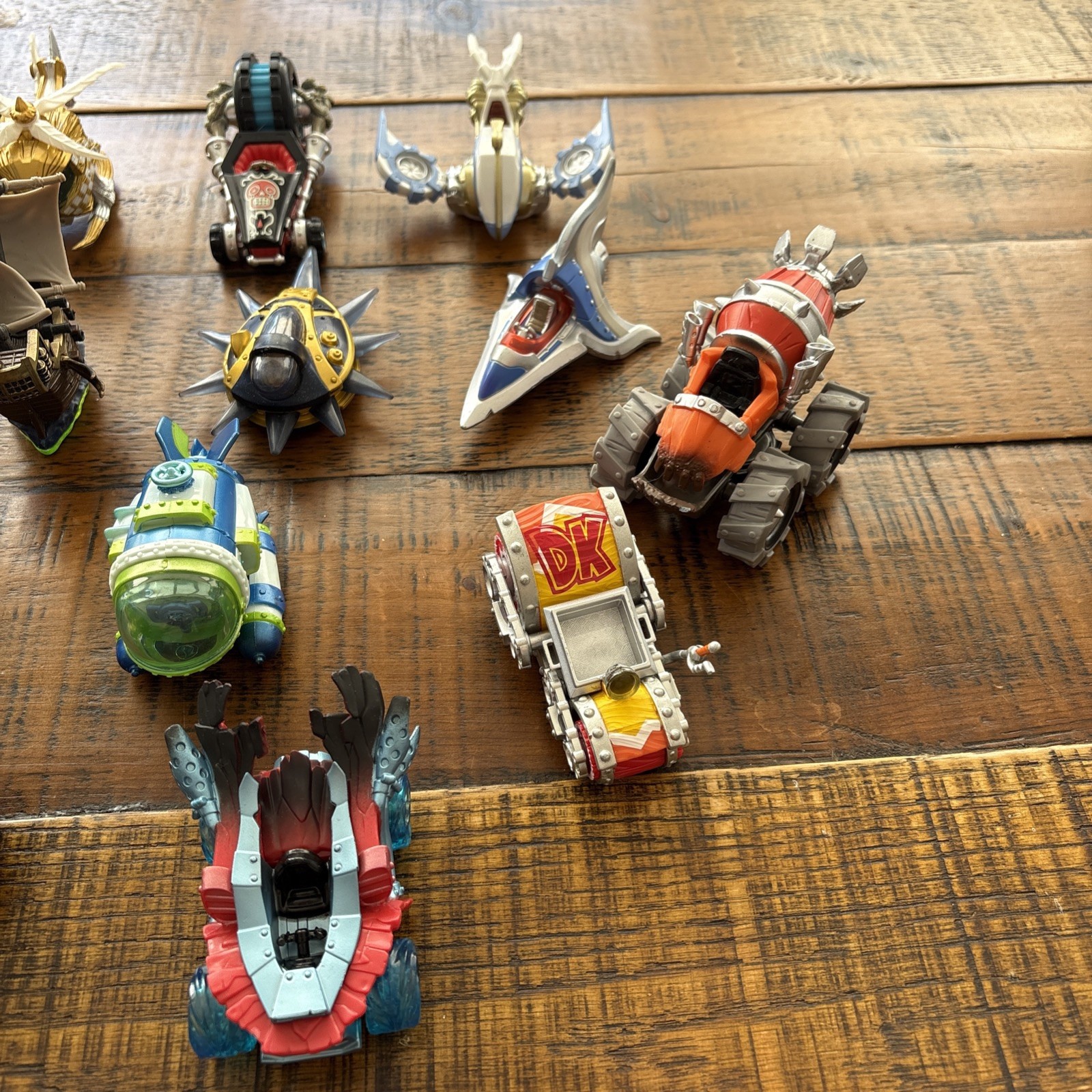 Lot of 17 Skylanders Superchargers Vehicle with tote bag NWT