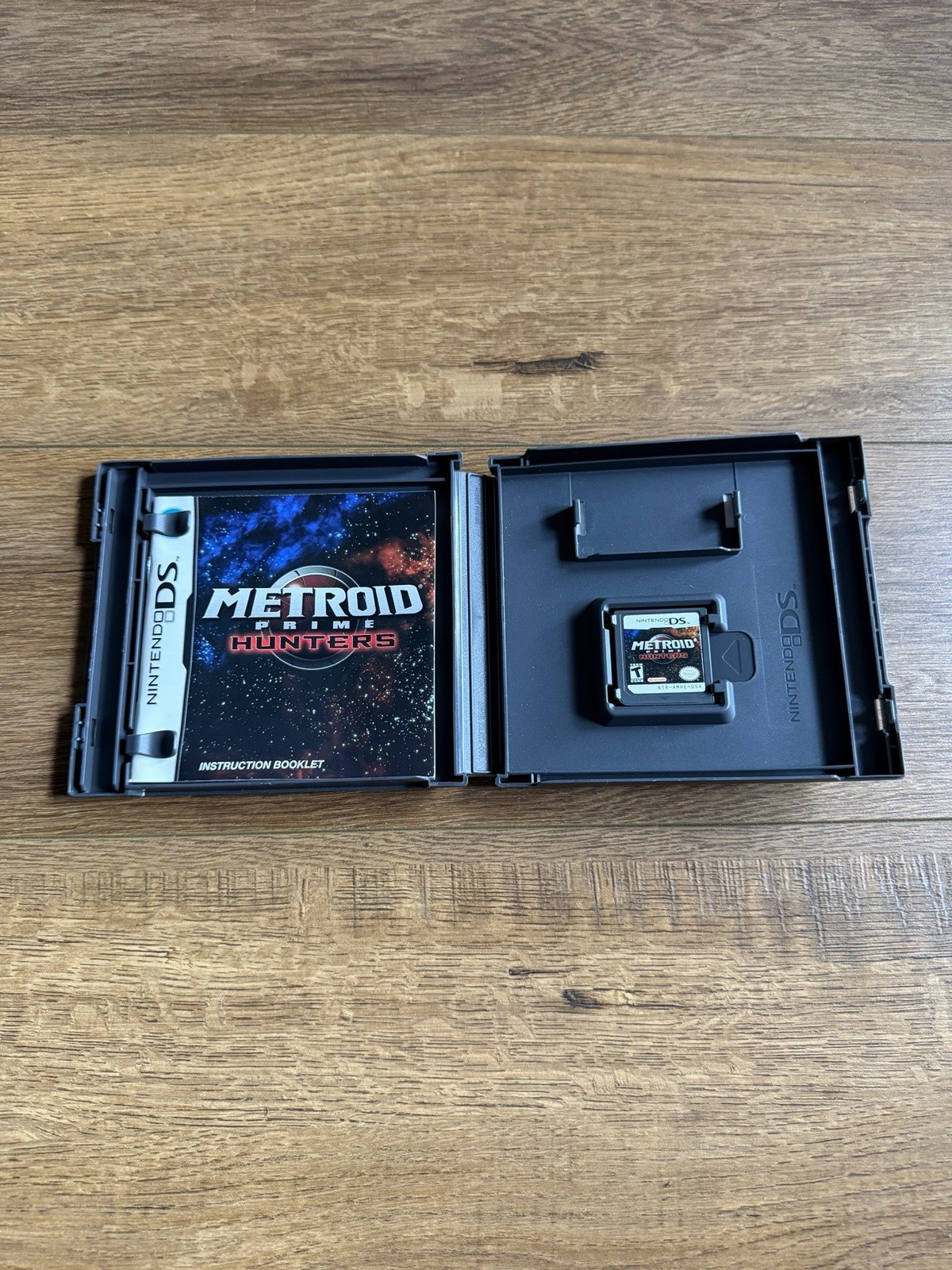 Metroid Prime: Hunters (Nintendo DS, 2006) CIB Complete Manual & Case
