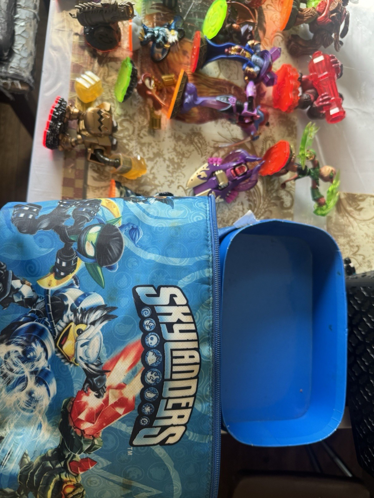 Activision Skylanders Figure Lot w/ Carrying Case